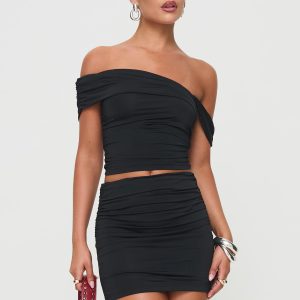 Turning Off The Shoulder Set Black