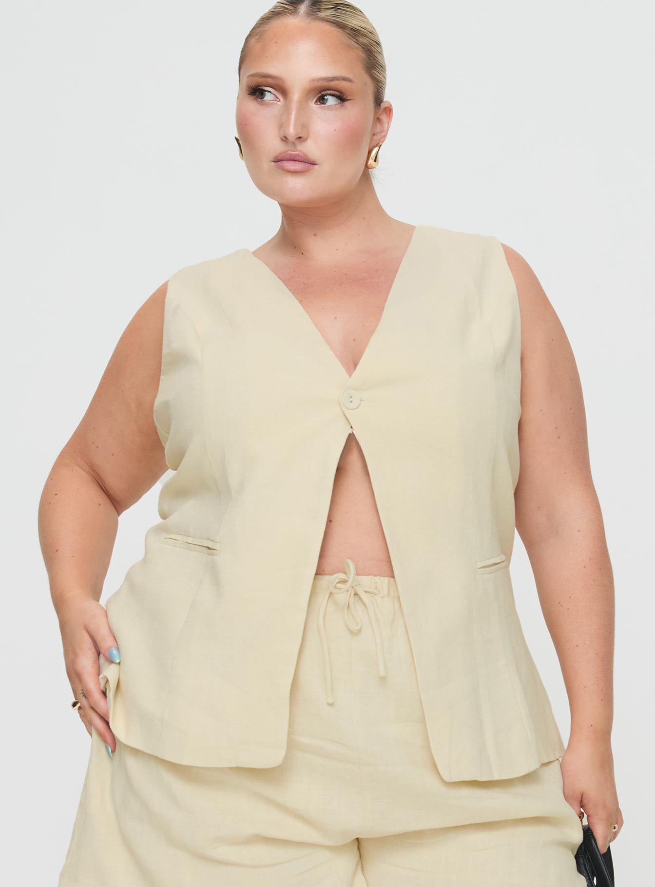 Days With You Linen Blend Vest Top Sand Curve - Image 2
