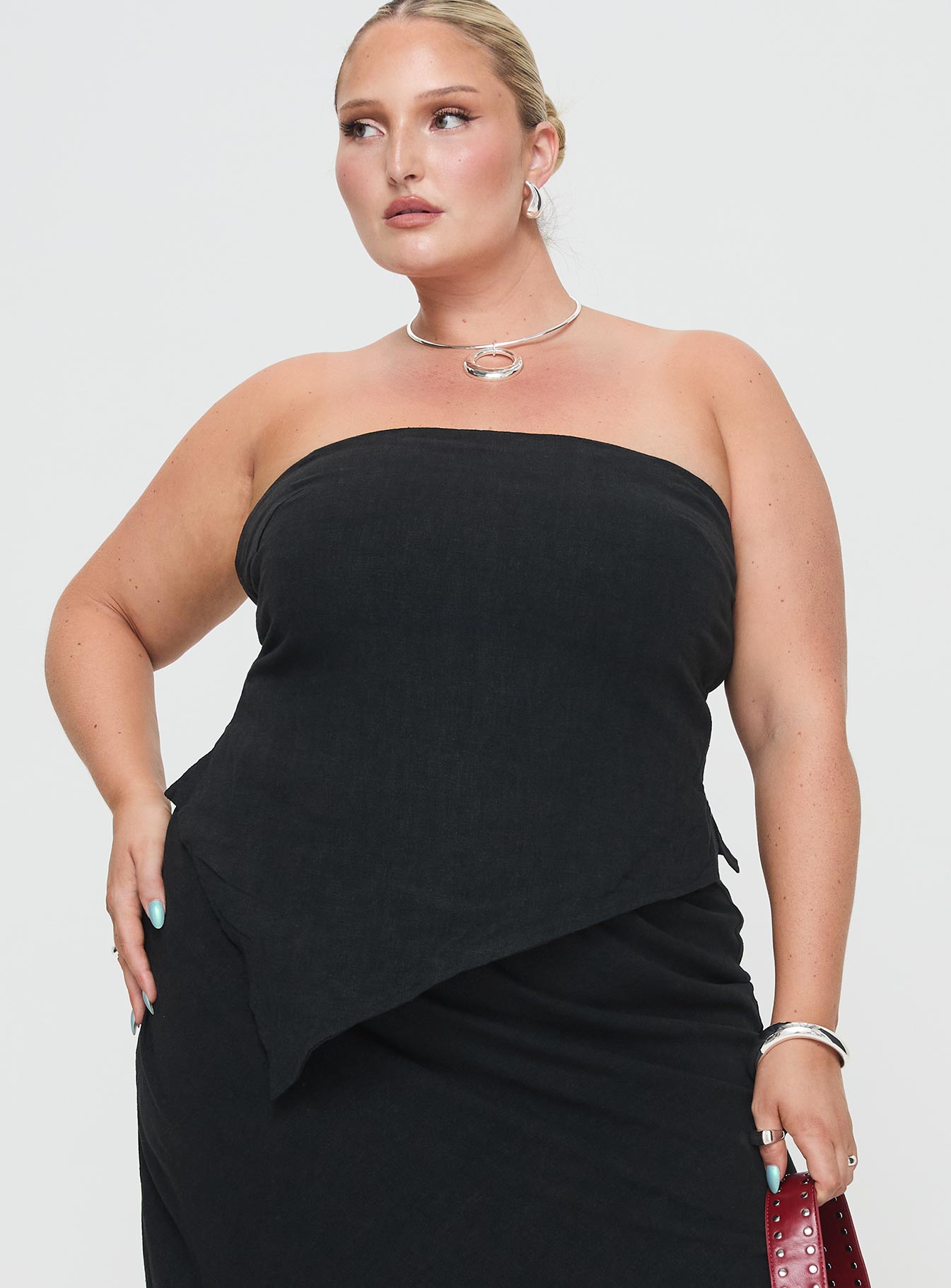 Birdie Asymmetric Linen Blend Top Black Curve - Image 2