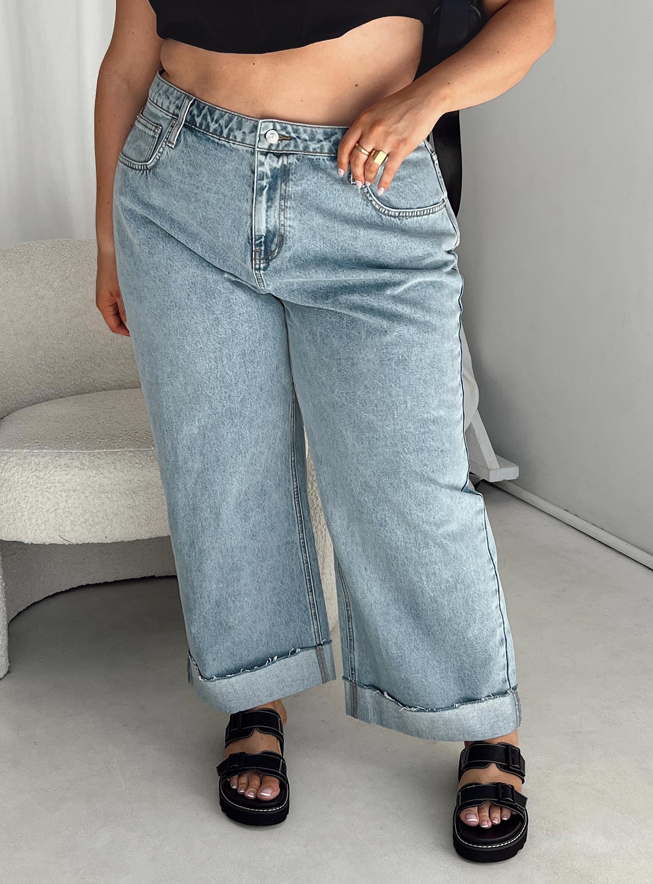 Ollie Straight Leg Jean Mid Wash Denim Curve - Image 2