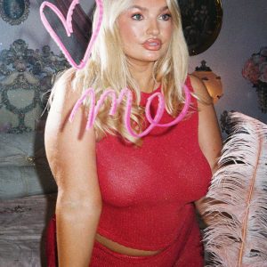 Hugs & Kisses Knit Top Red Curve