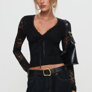 Temptation Incoming Long Sleeve Lace Top Black