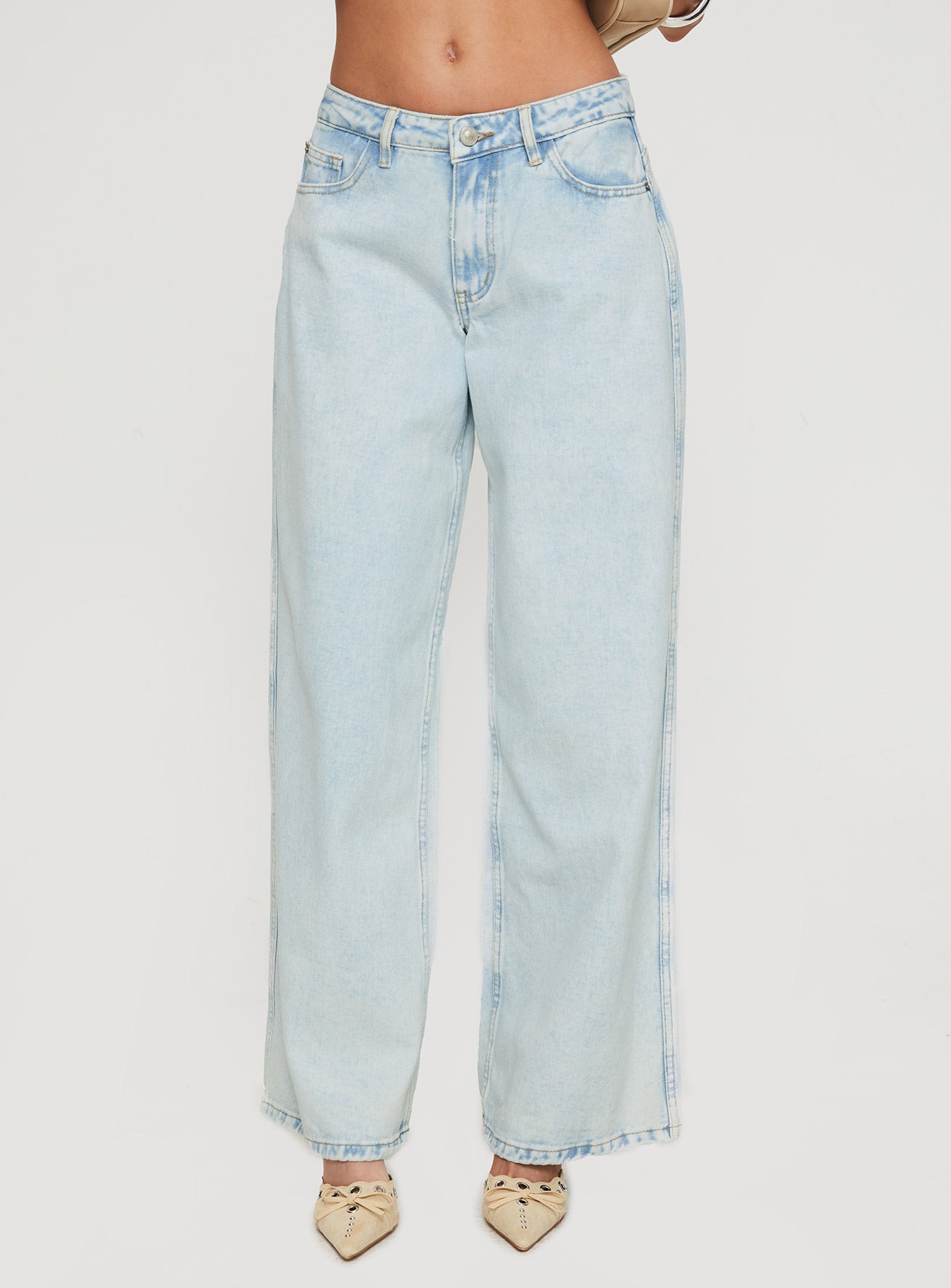 Brayden Low Rise Relaxed Jeans Light Acid Wash - Image 2