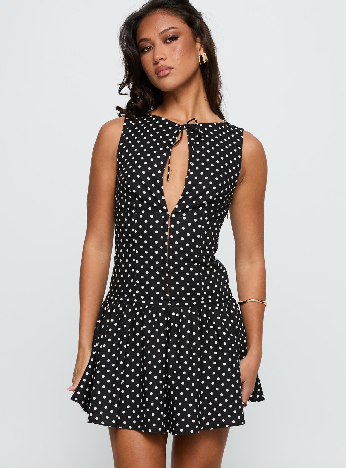 Alissea Keyhole Linen Blend Mini Dress Black Polka - Image 2