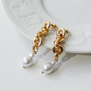 Kanan Pearl Earrings Gold / White
