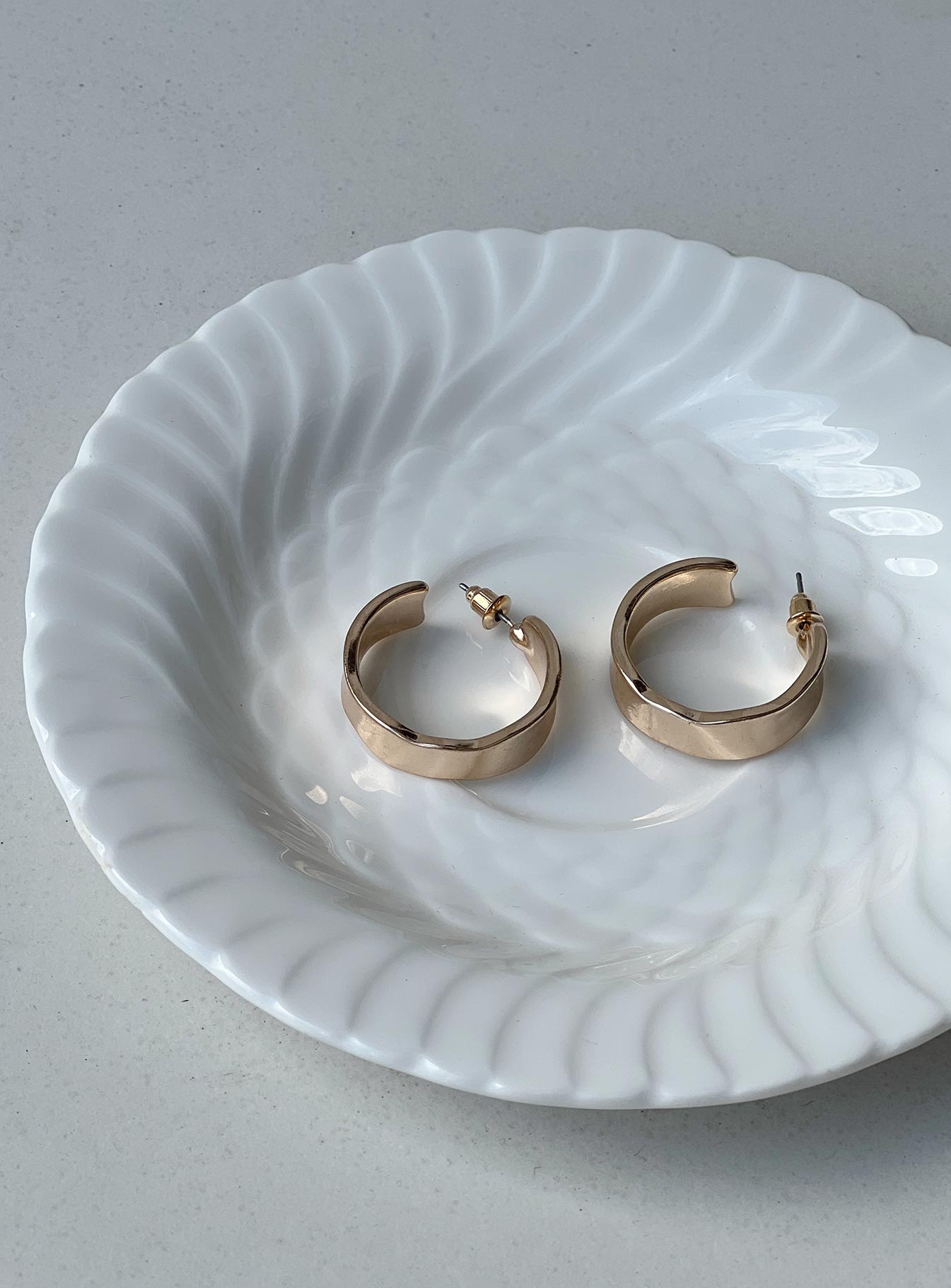 Solomon Earrings Gold - Image 2