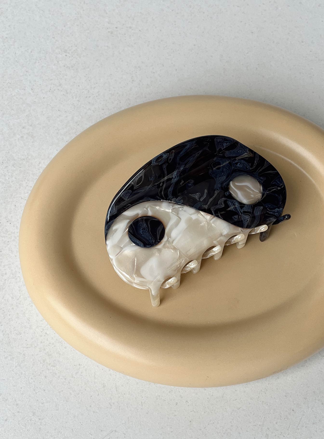 Daria Hair Clip Cream / Brown - Image 2