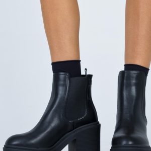 Matty Boot Black
