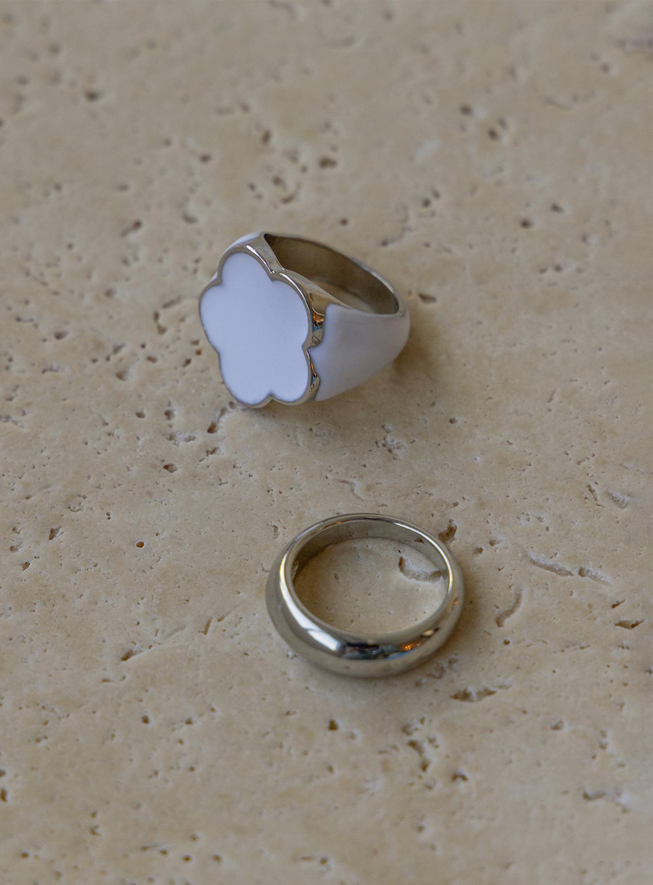 Alysia Flower Ring Set White - Image 2