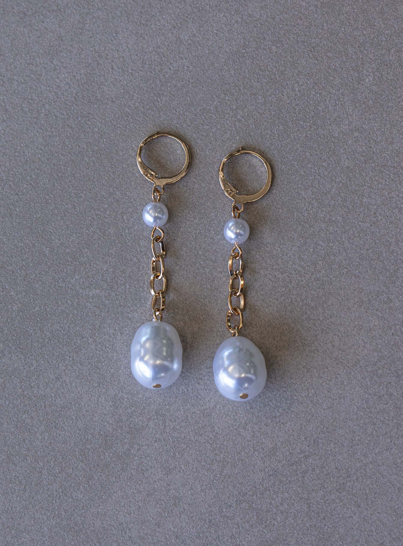 Lutana Pearl Earrings Gold / White - Image 3