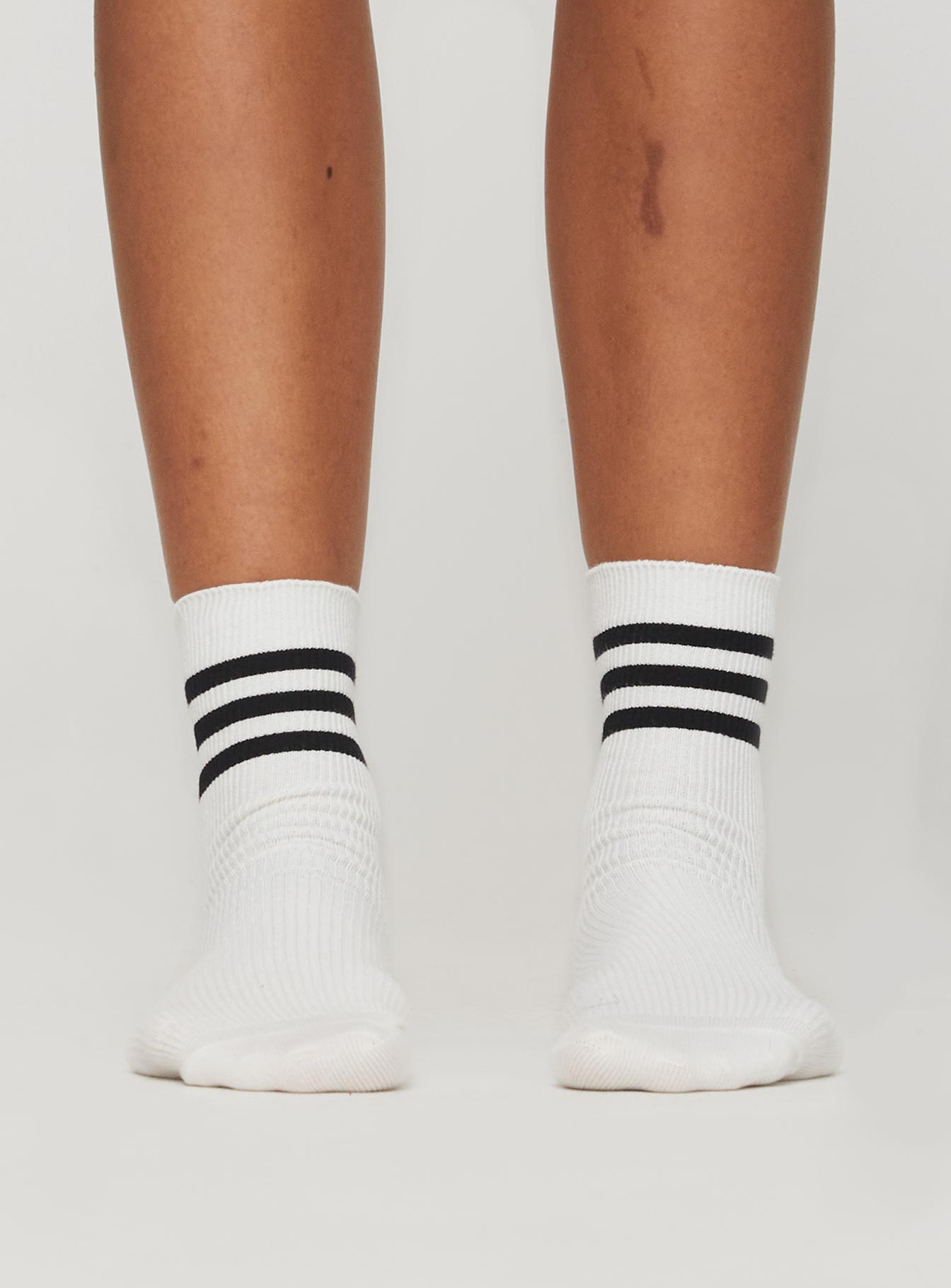 Lilt Crew Socks White - Image 2
