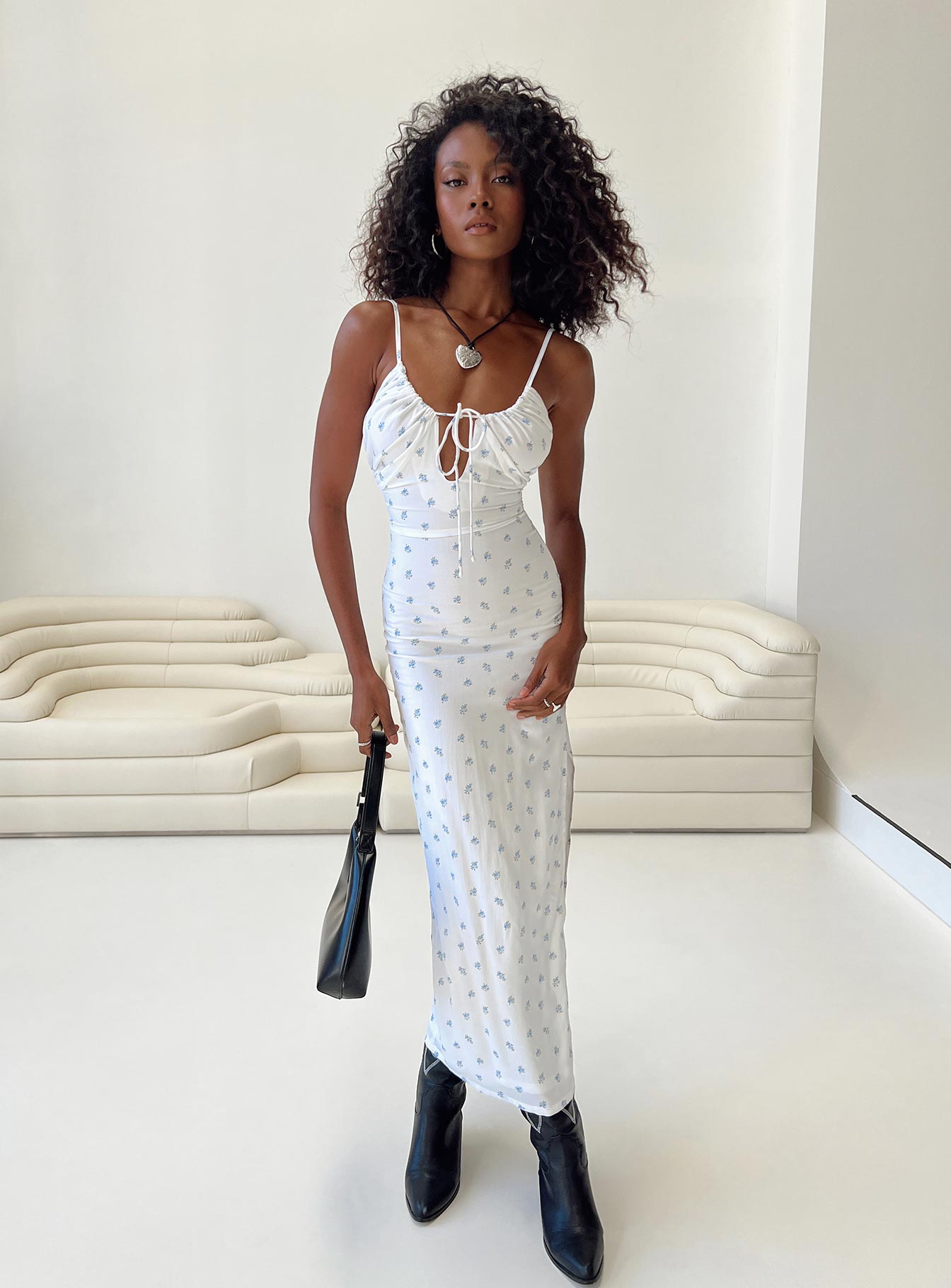 Brailey Maxi Dress Blue Floral - Image 3