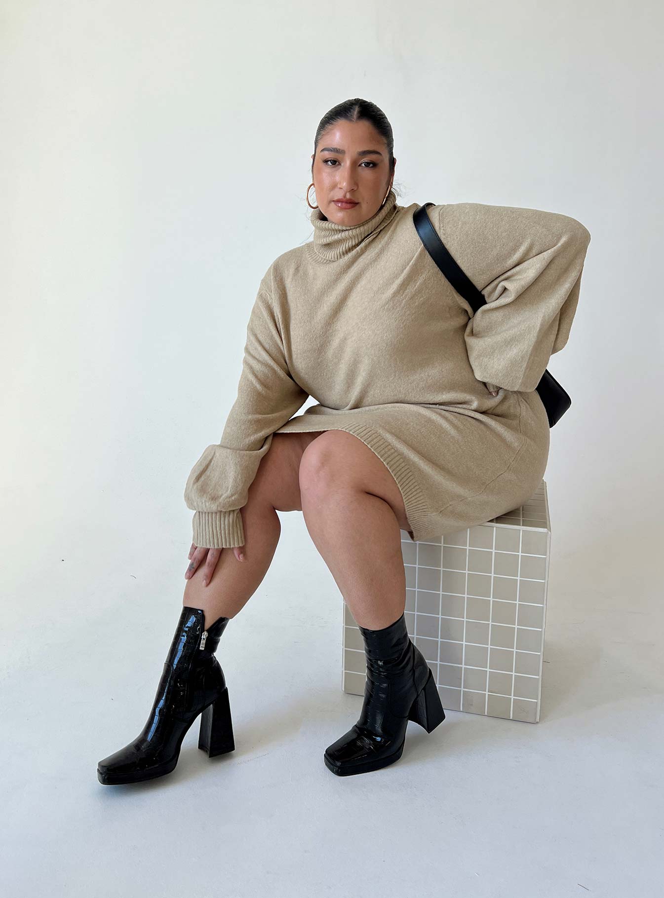 Zahara Mini Dress Beige Curve - Image 2