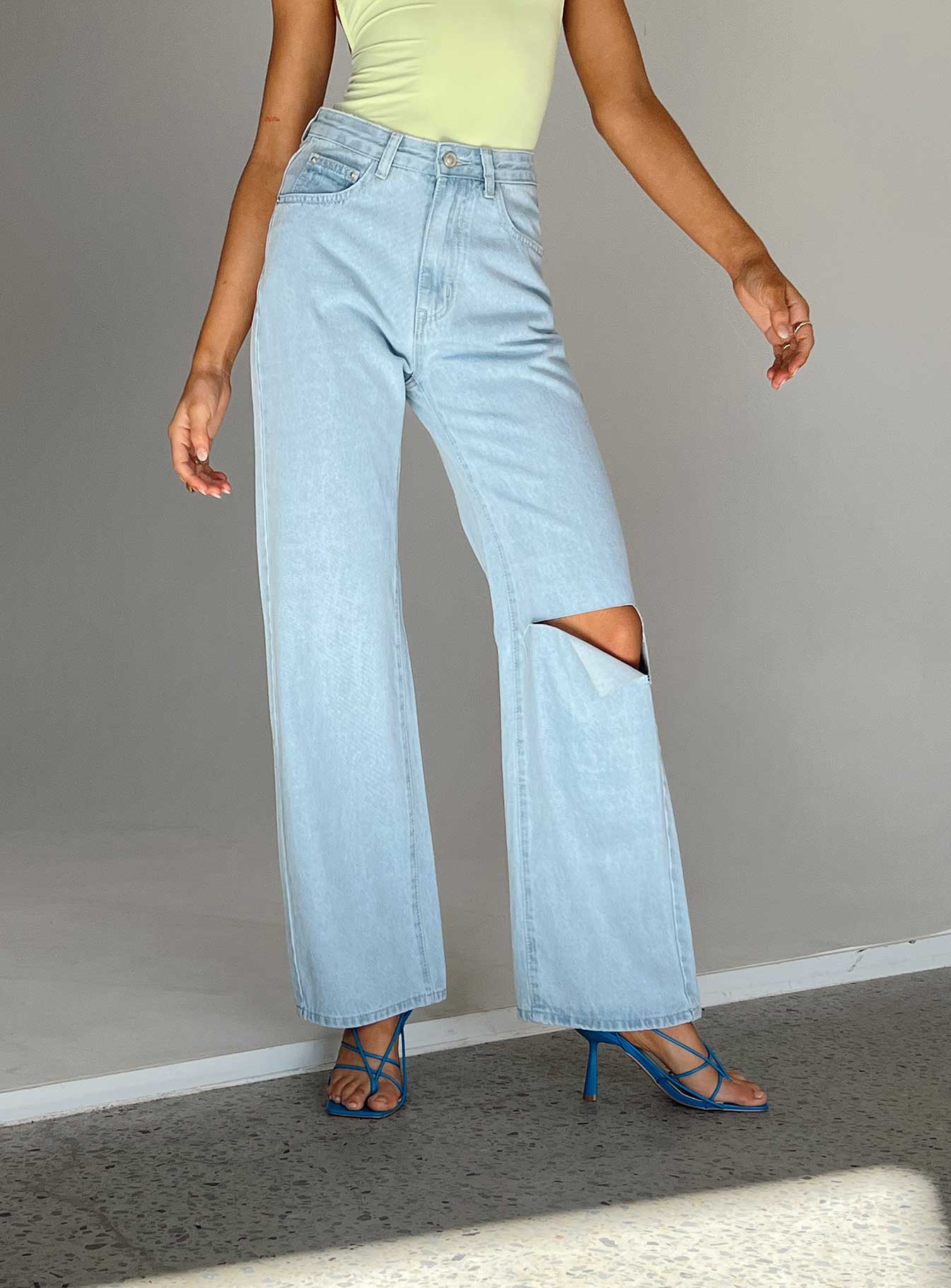Sevina Wide Leg Denim Jeans Light Wash - Image 2