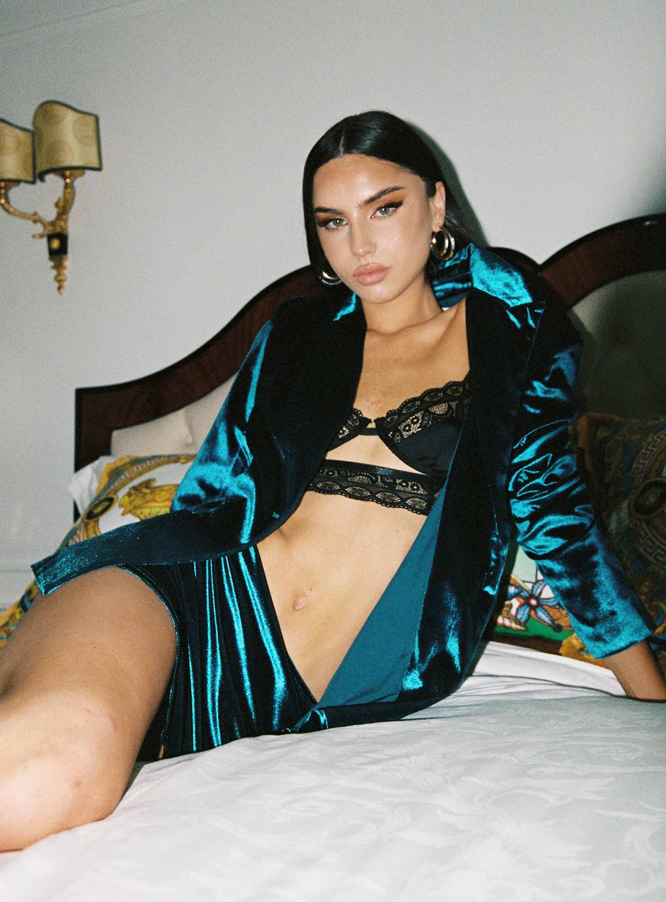 Lagoona Velvet Blazer Blue - Image 3