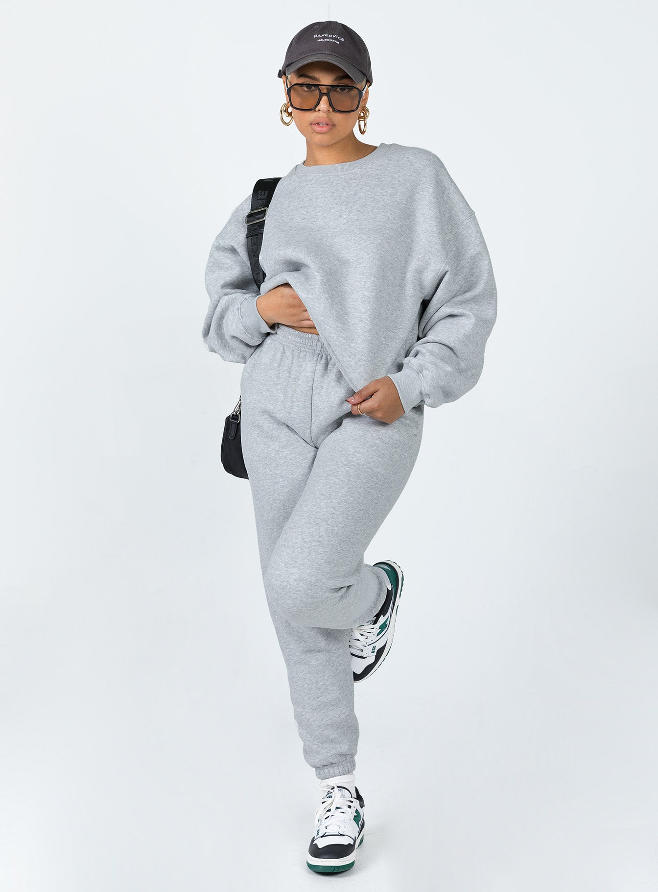 Club Basic Crewneck Sweatshirt Grey - Image 3