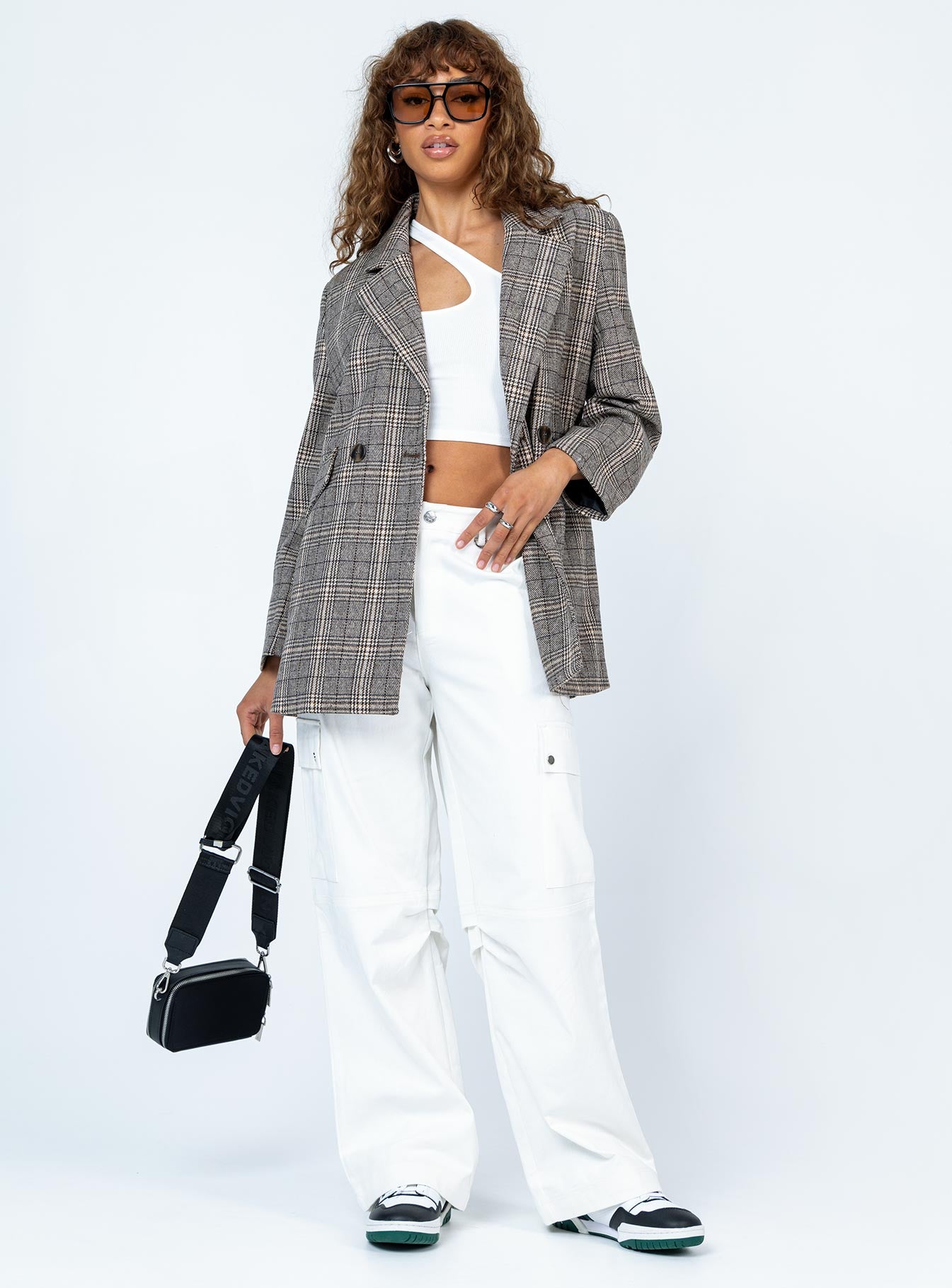 Jarlina Coat Check - Image 3