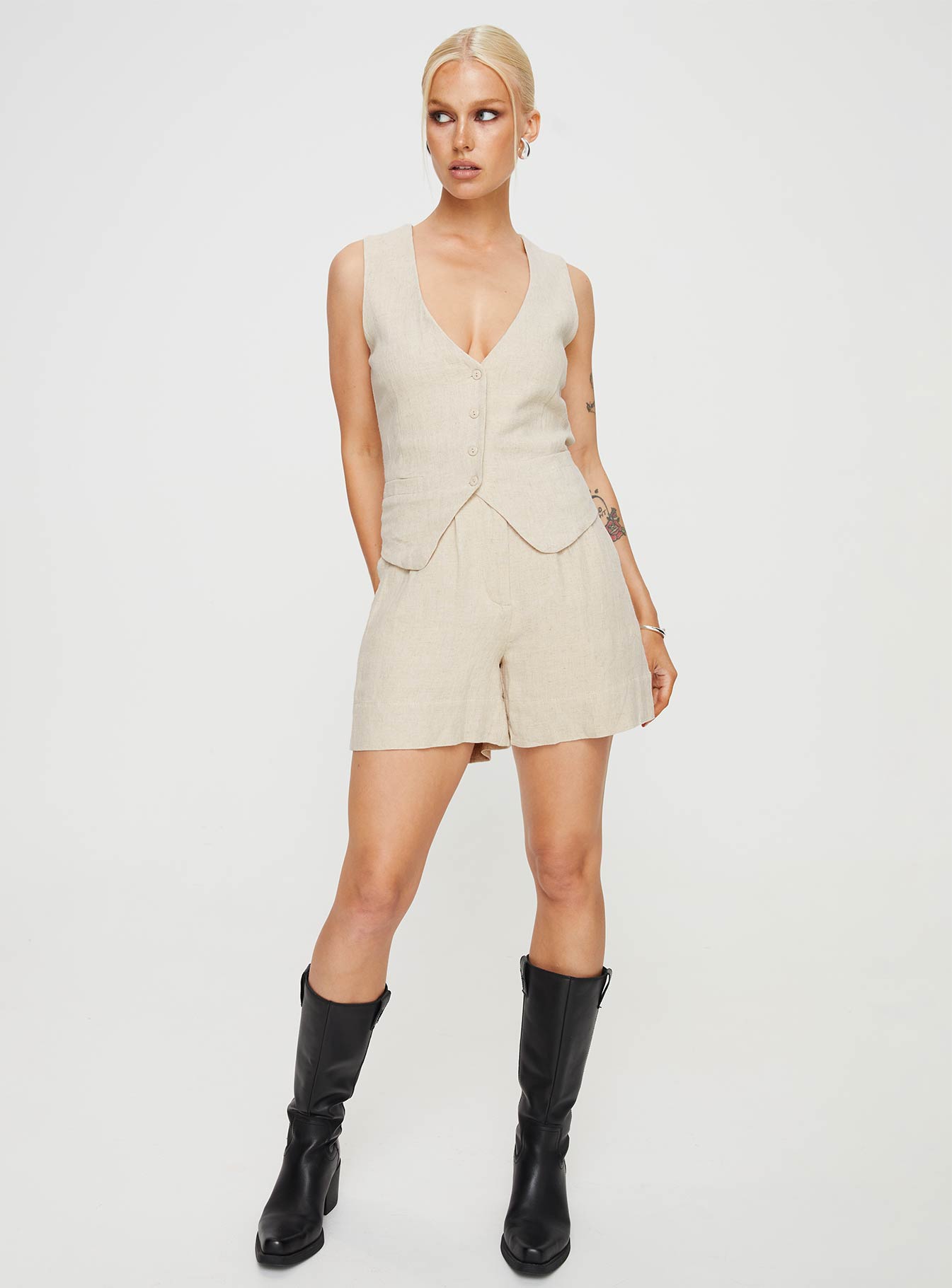 Bellair Linen Blend Shorts Beige - Image 6