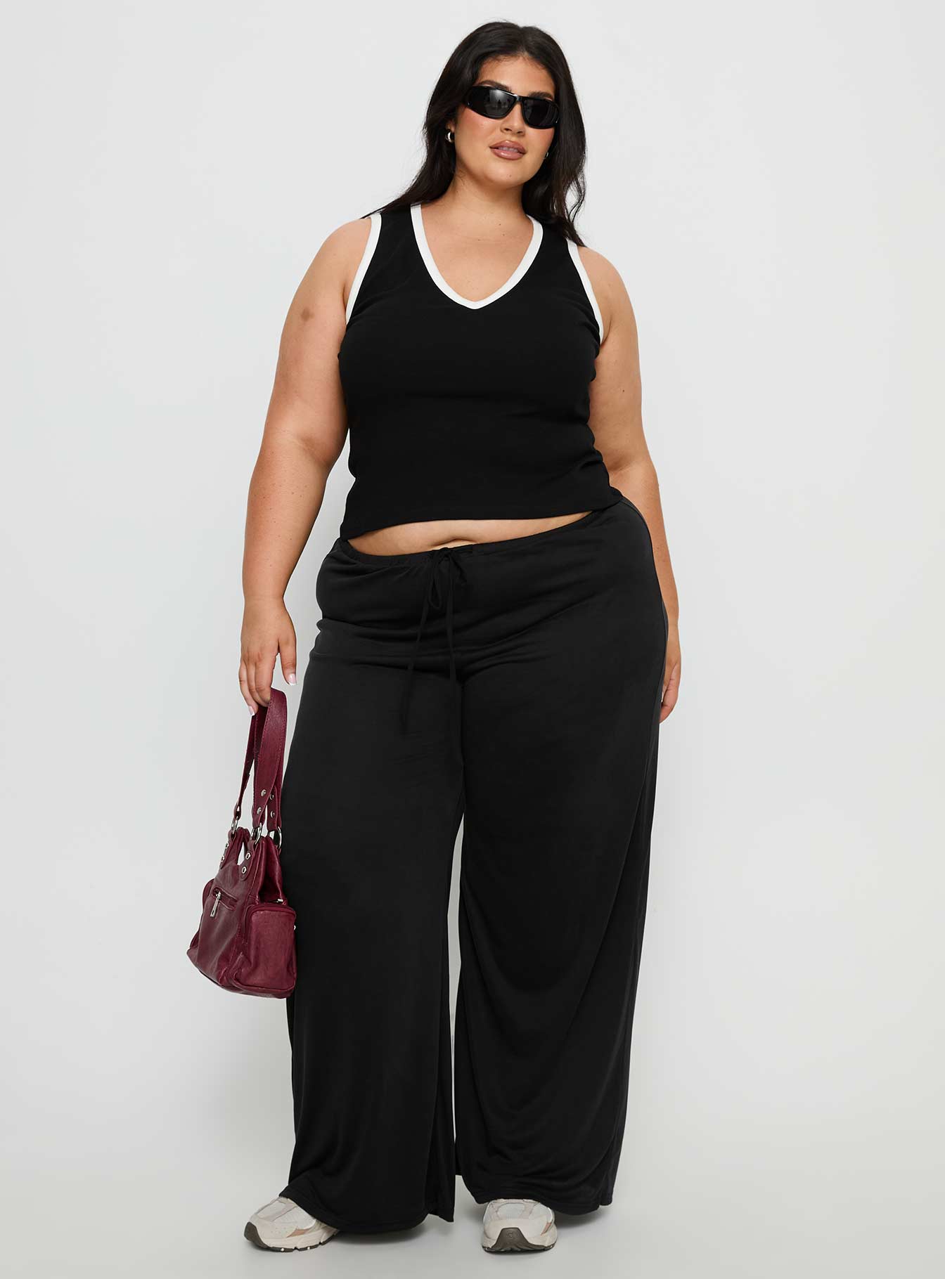 Baseline V Neck Rib Tank Top Black / White Curve - Image 3