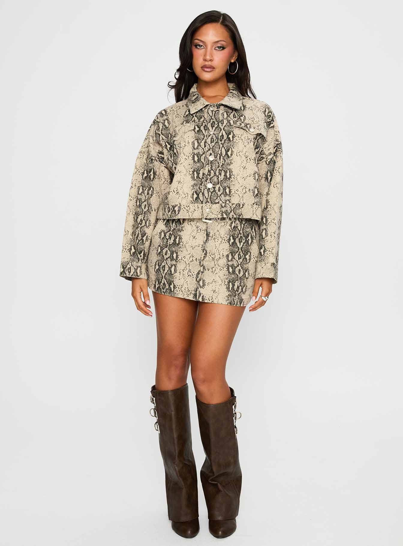 Venom Jacket Snake - Image 3