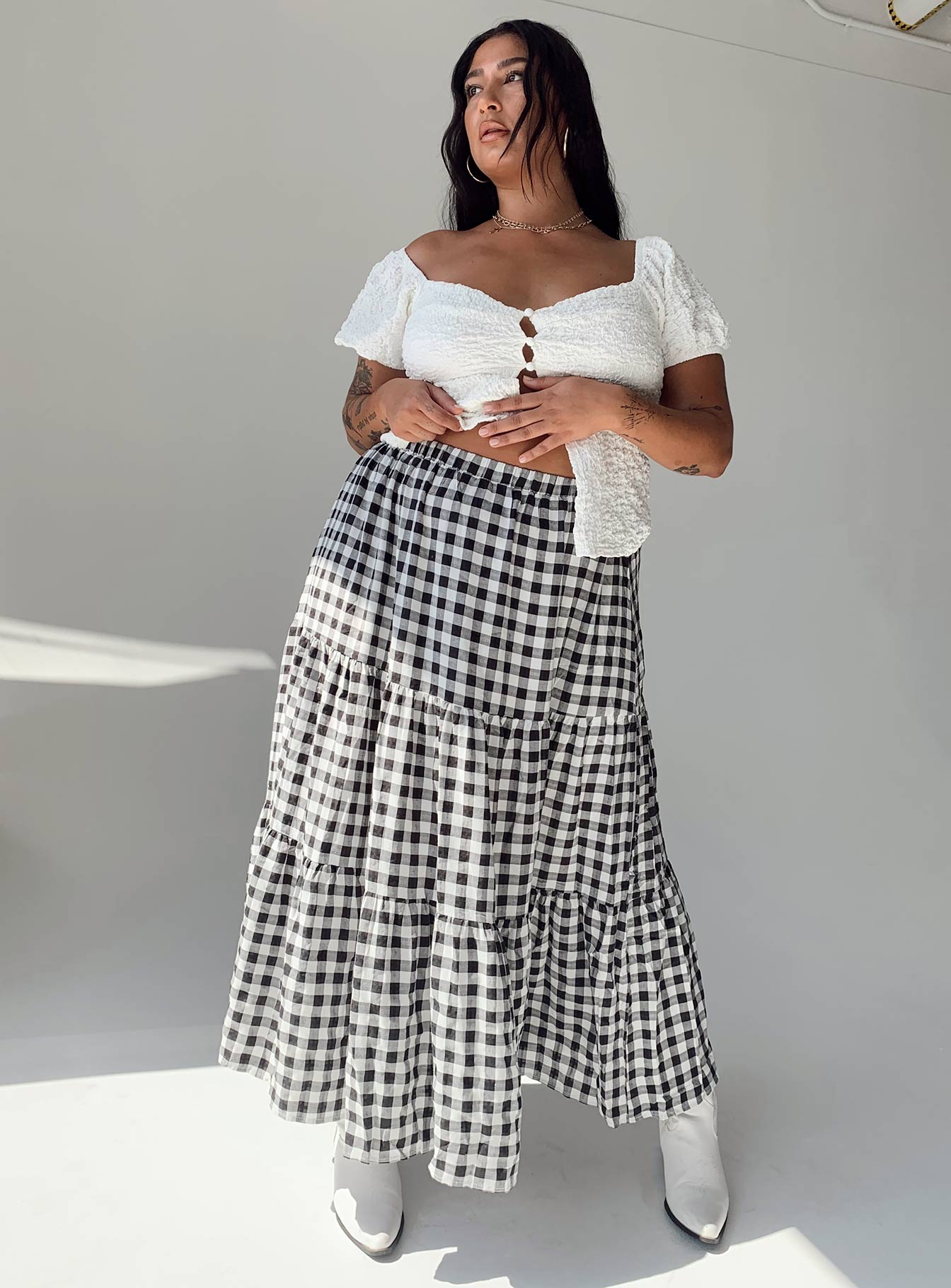 Hale Midi Skirt Black / White Curve - Image 2