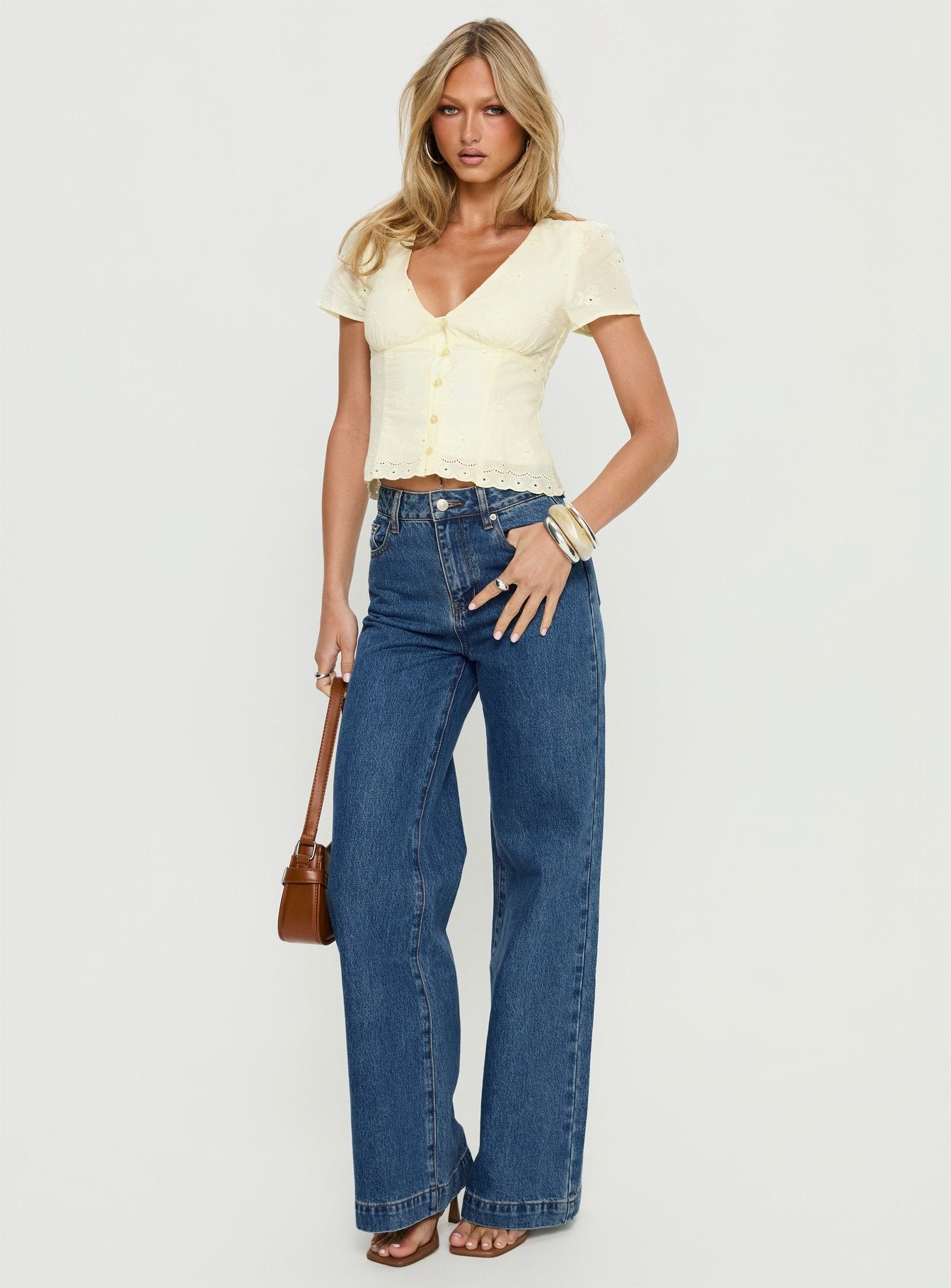 Goldie High Rise Wide Leg Jeans Mid Blue Wash - Image 2