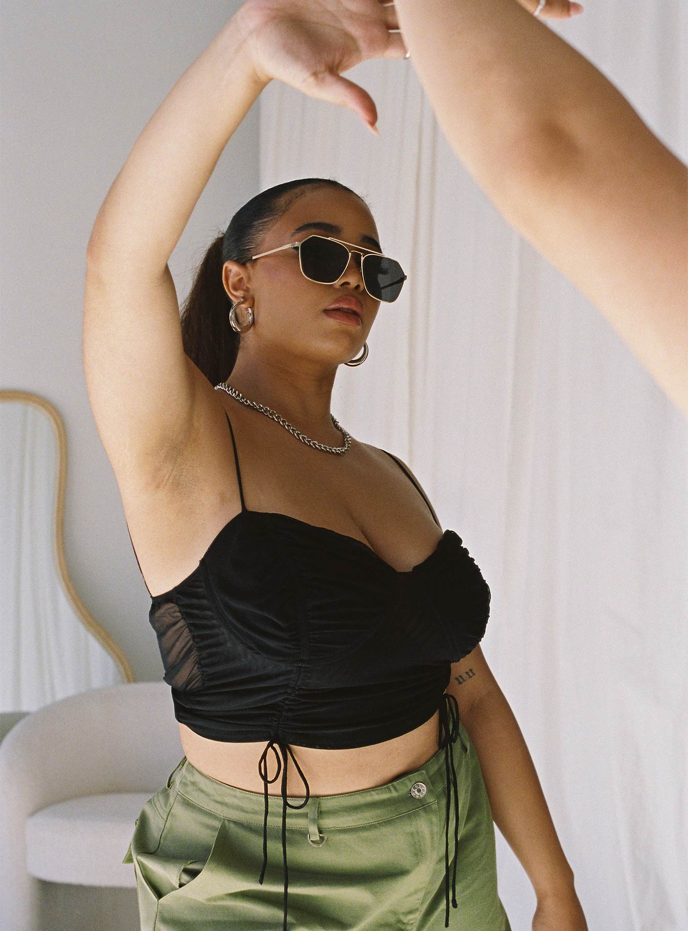 Shine Bright Crop Top Black Curve - Image 4