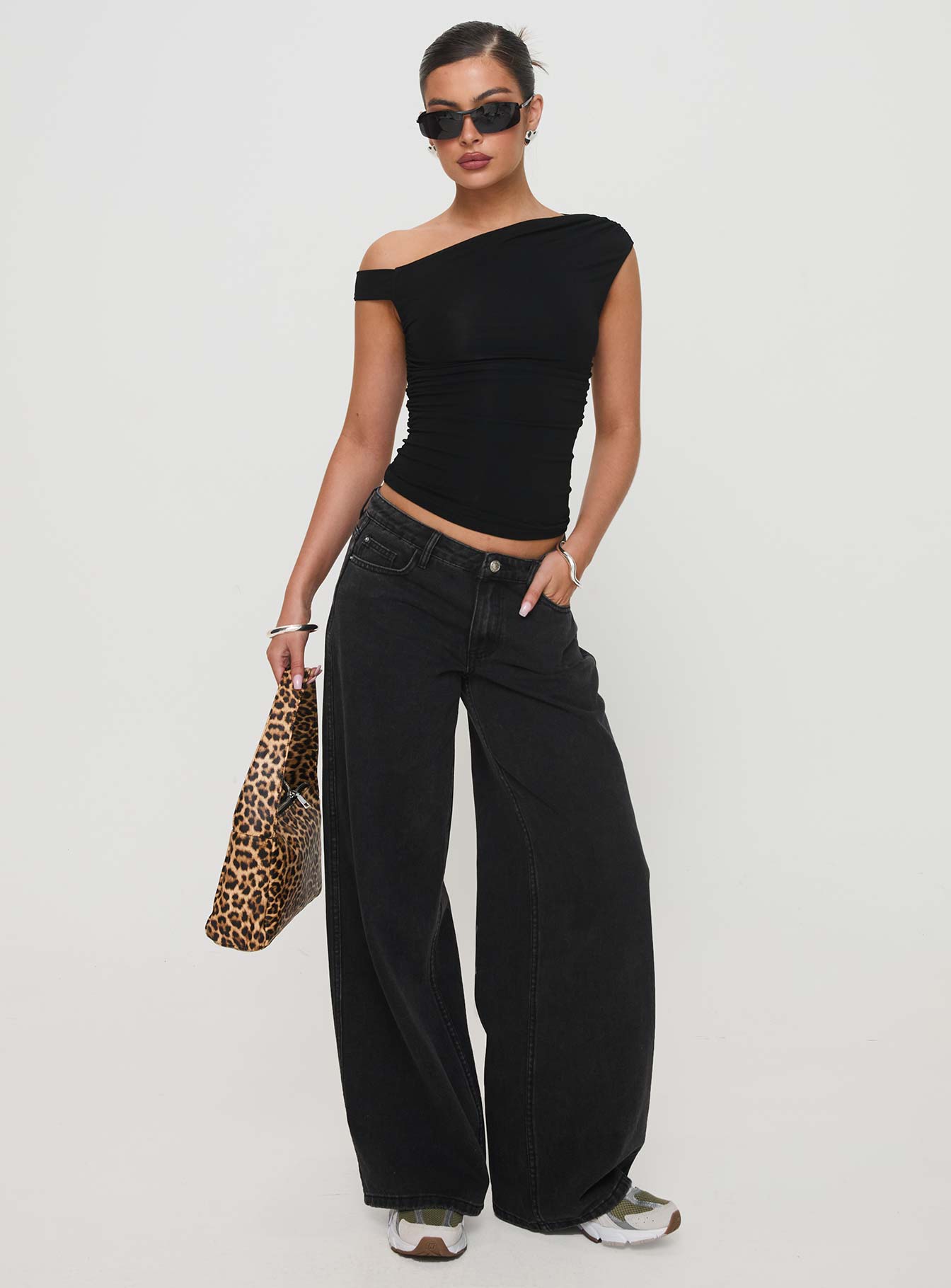 Ramos Low Rise Straight Leg Jeans Washed Black Petite - Image 3