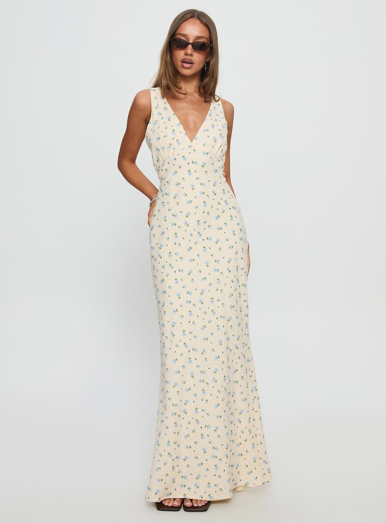 Manolia Textured Maxi Dress Cream Floral - Image 2