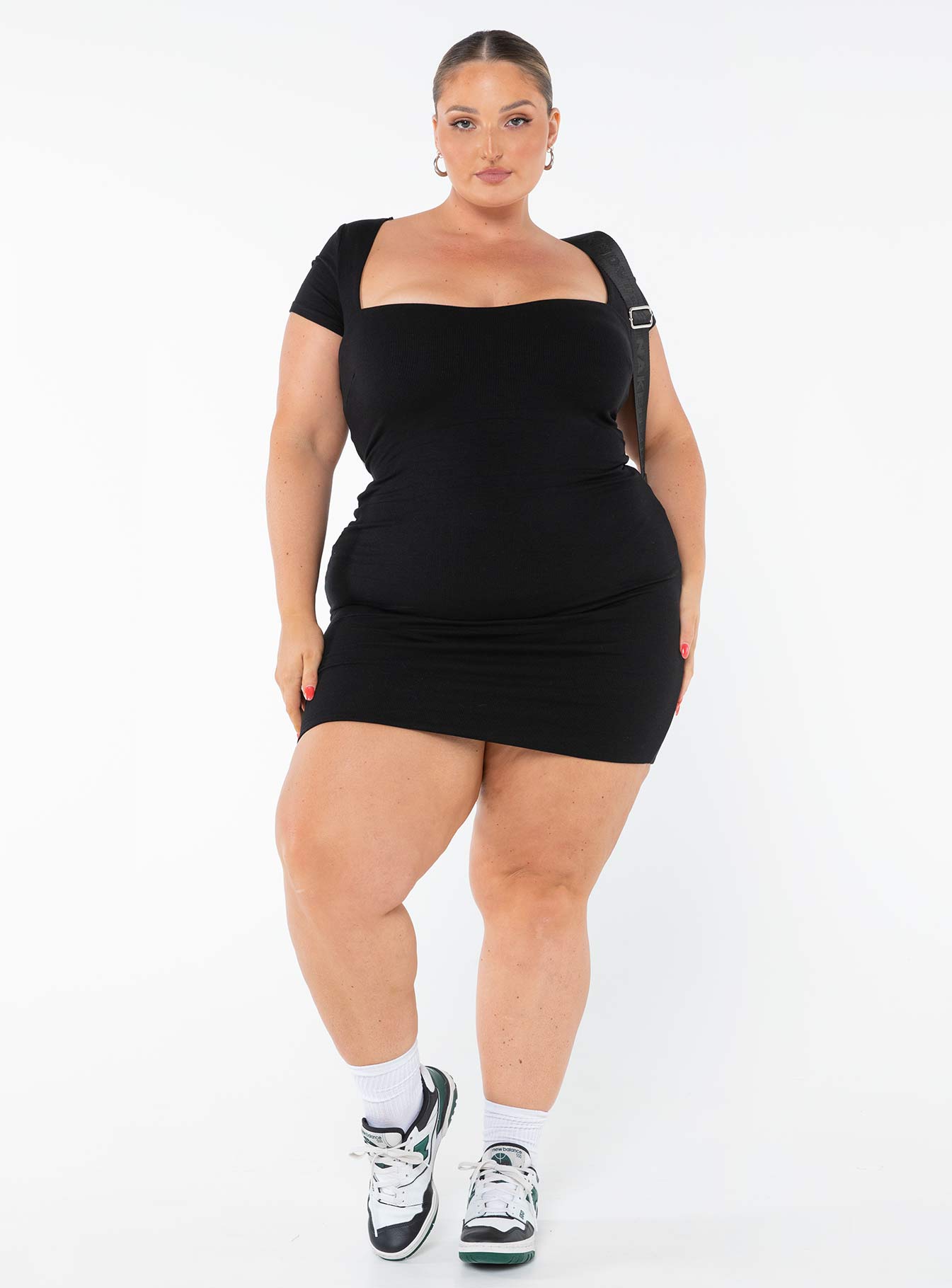 Nolan Short Sleeve Mini Dress Black Curve - Image 3