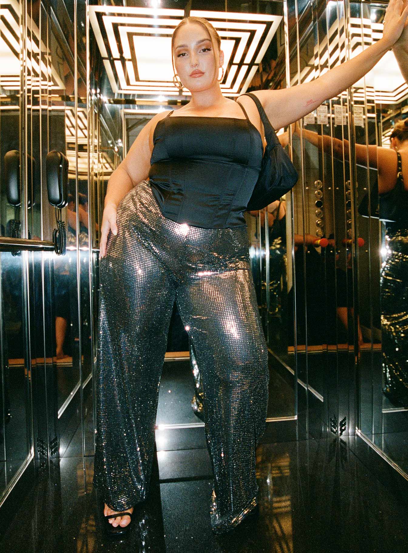 Zora Satin Corset Top Black Curve - Image 4