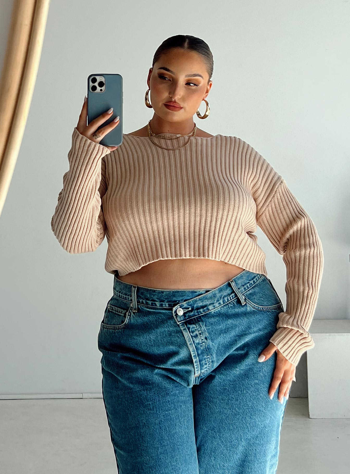 Alivia Cropped Sweater Beige Curve - Image 6