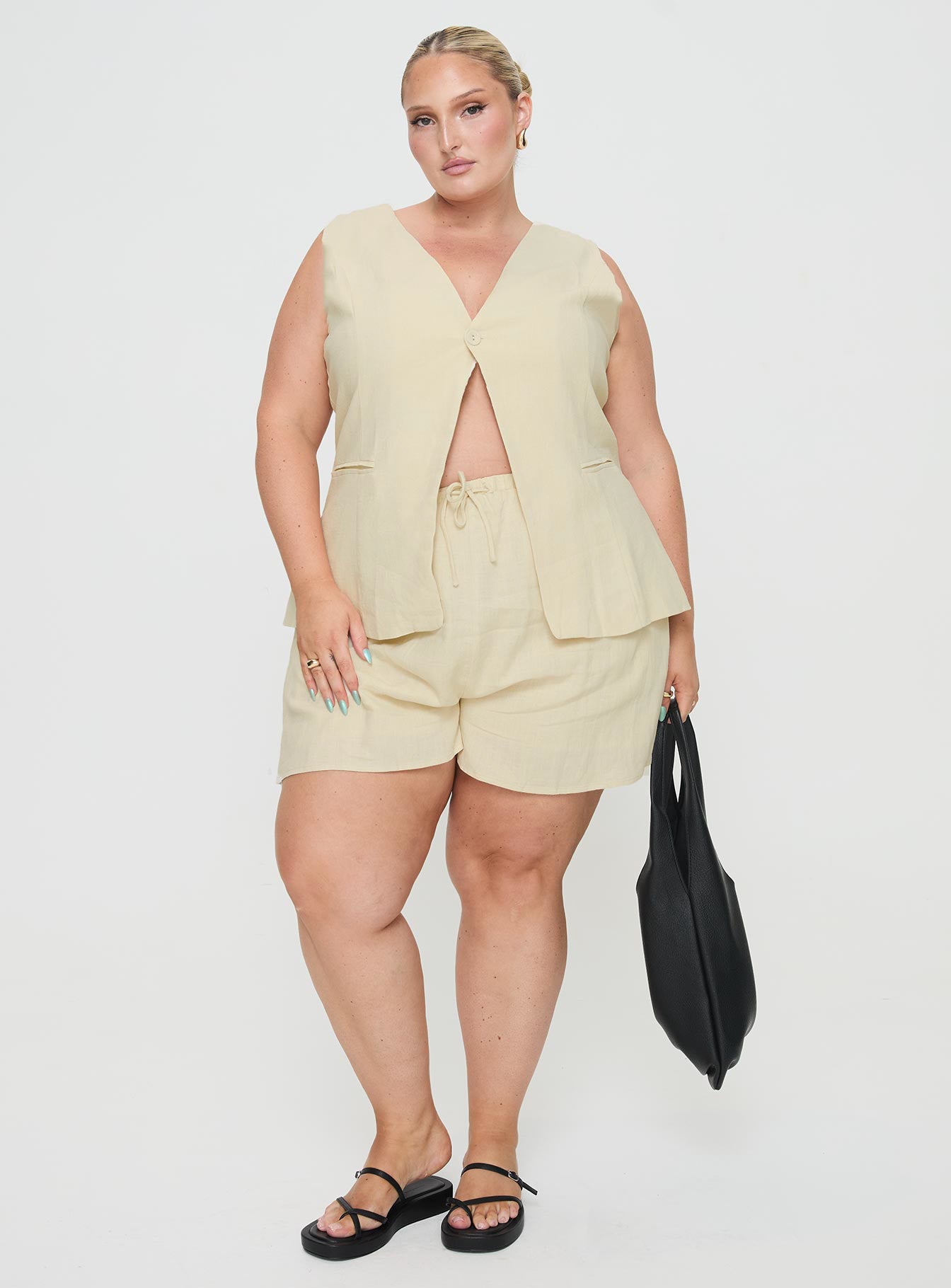 This Summer Linen Blend Shorts Sand Curve - Image 3