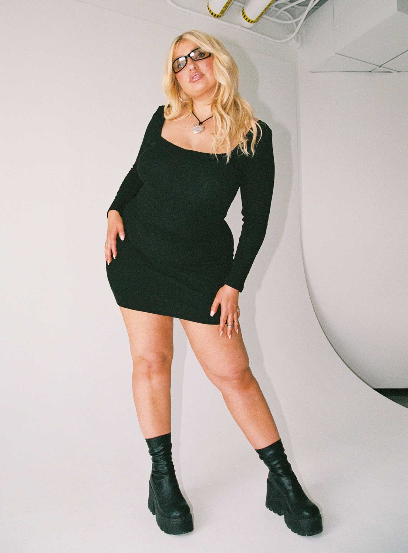 Denielle Mini Dress Black Curve - Image 7