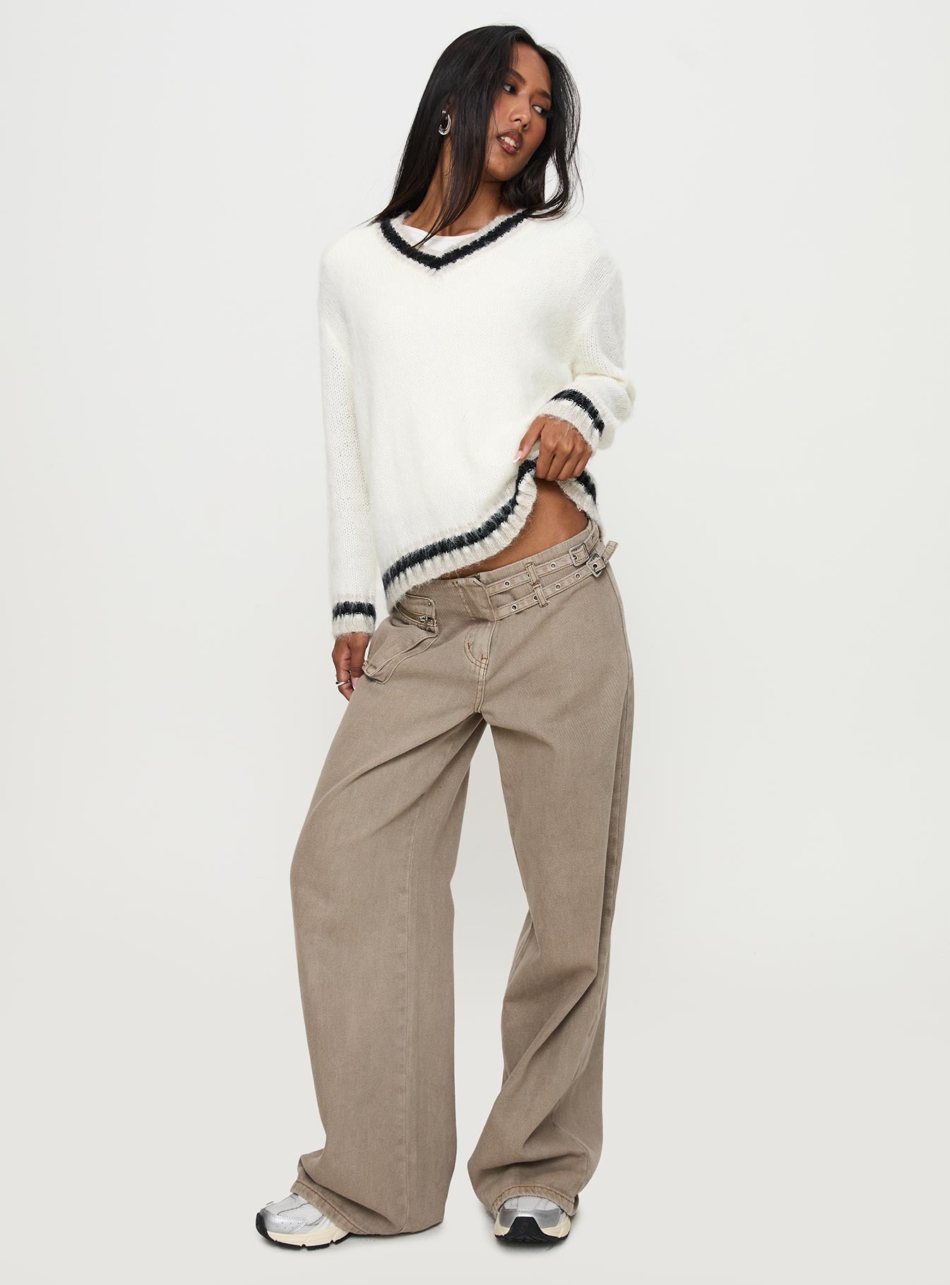 Federation V Neck Knit Sweater White - Image 3