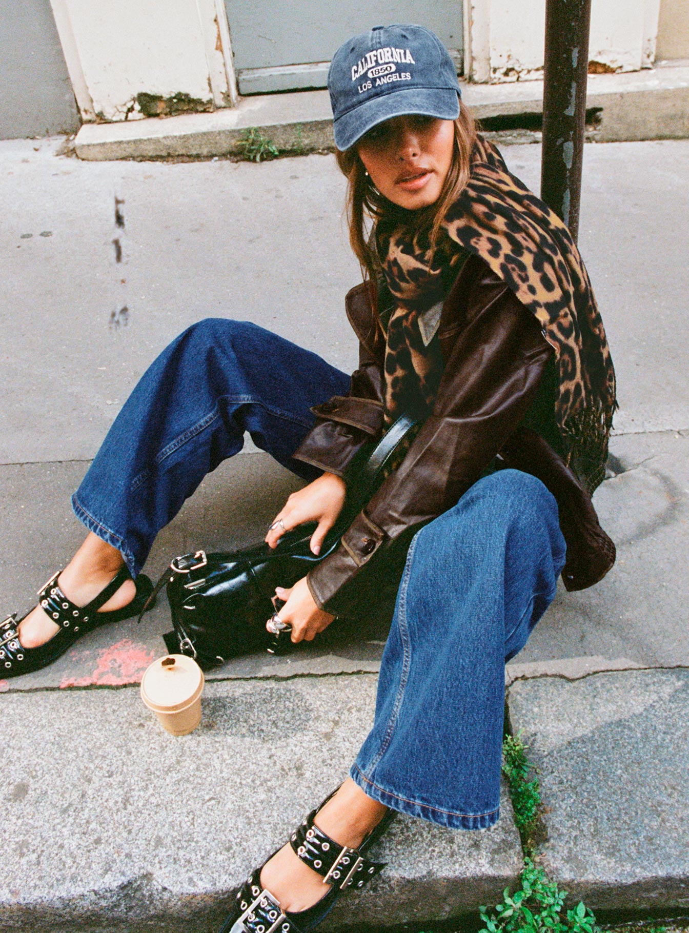 Shima Low Rise Straight Leg Jeans Mid Wash - Image 9