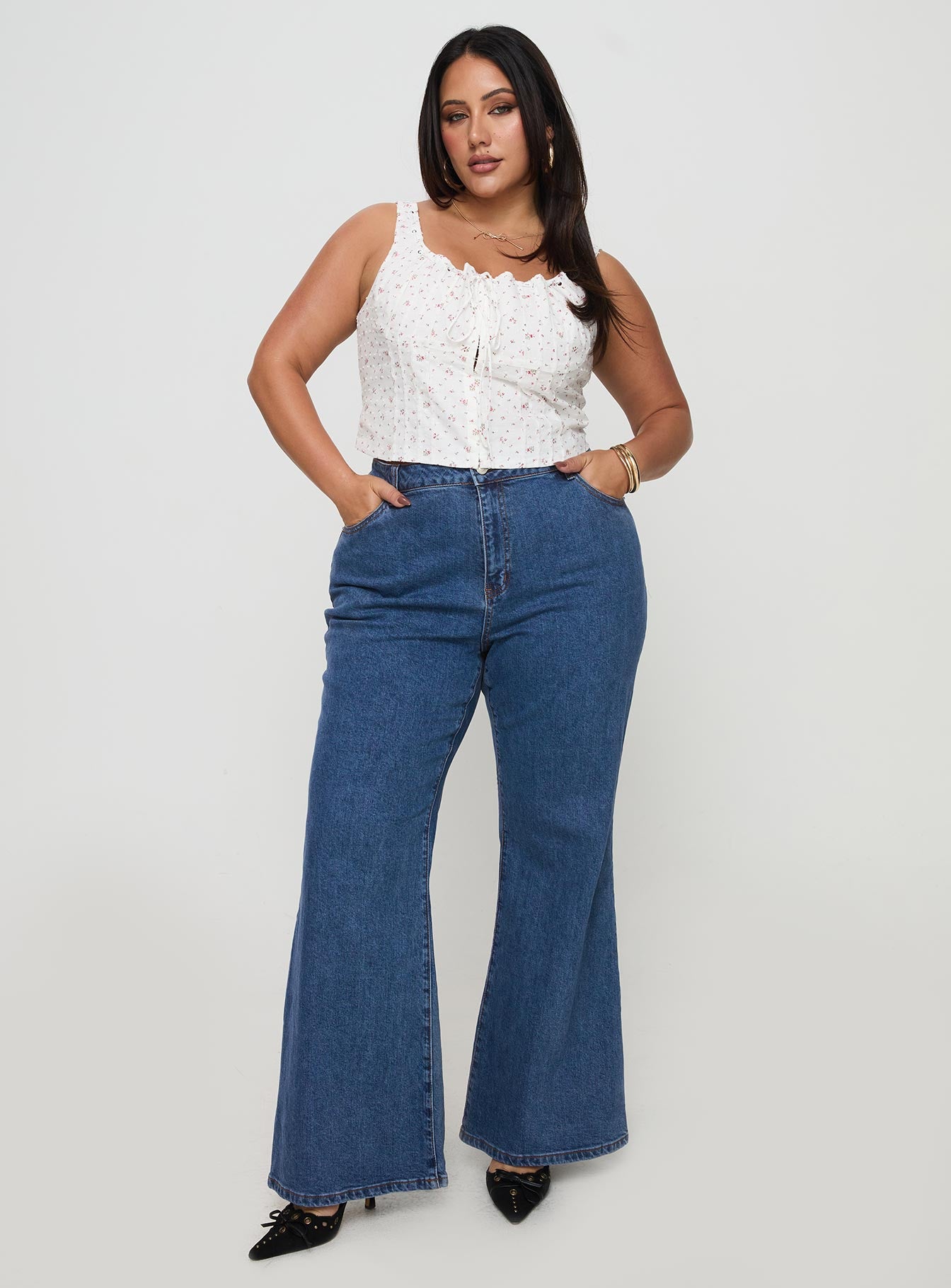 Lucille High Rise Flared Jeans Mid Wash Curve - Image 2