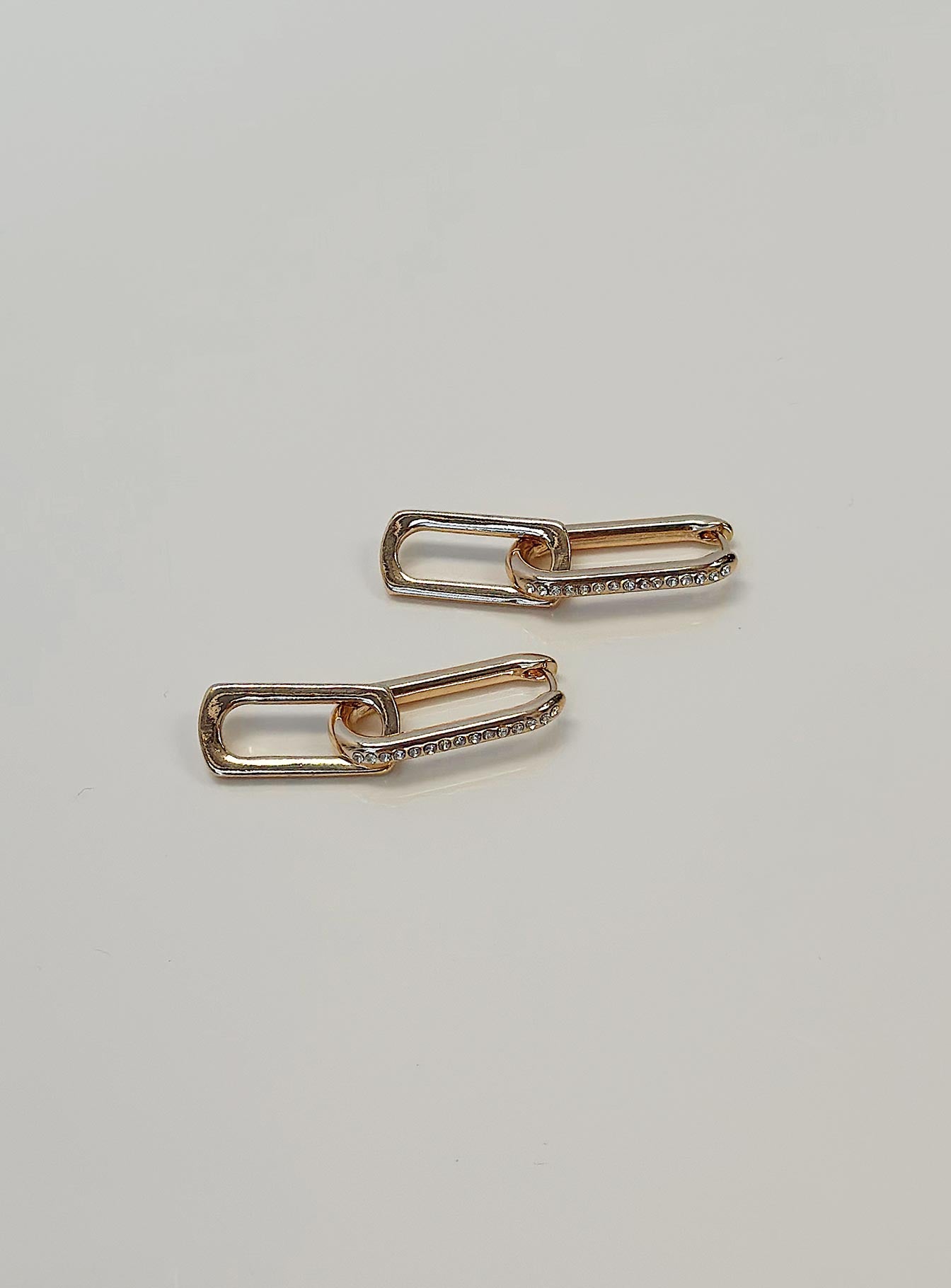 Sadey Earrings Gold - Image 2