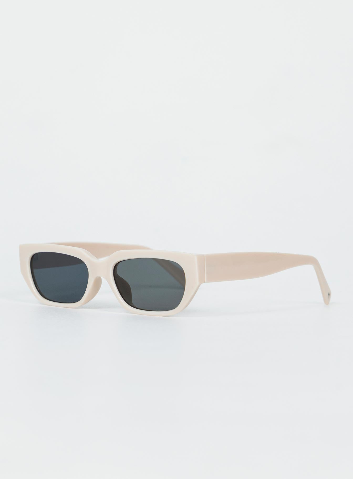 Winnick Sunglasses Cream - Image 3