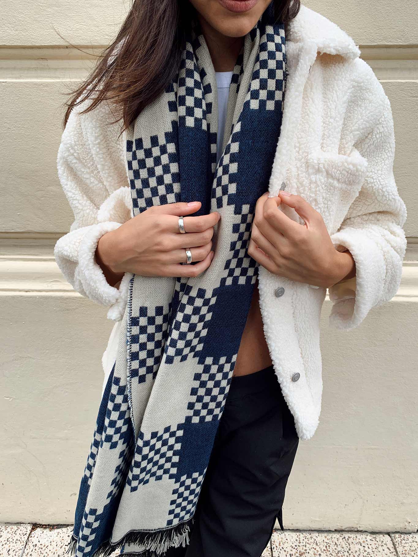 Ruthie Check Scarf Navy / White - Image 3