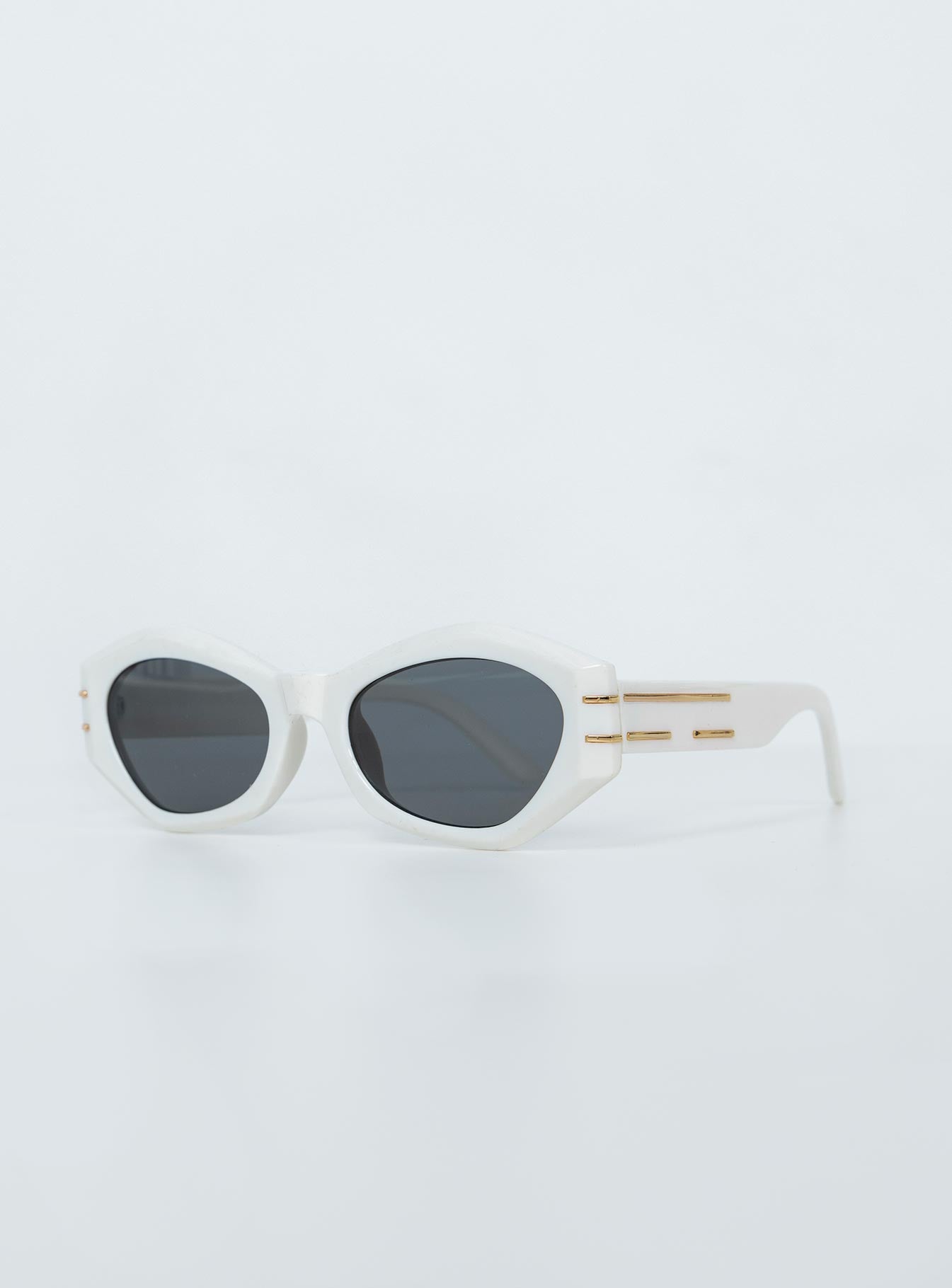 Lenora Sunglasses White - Image 3