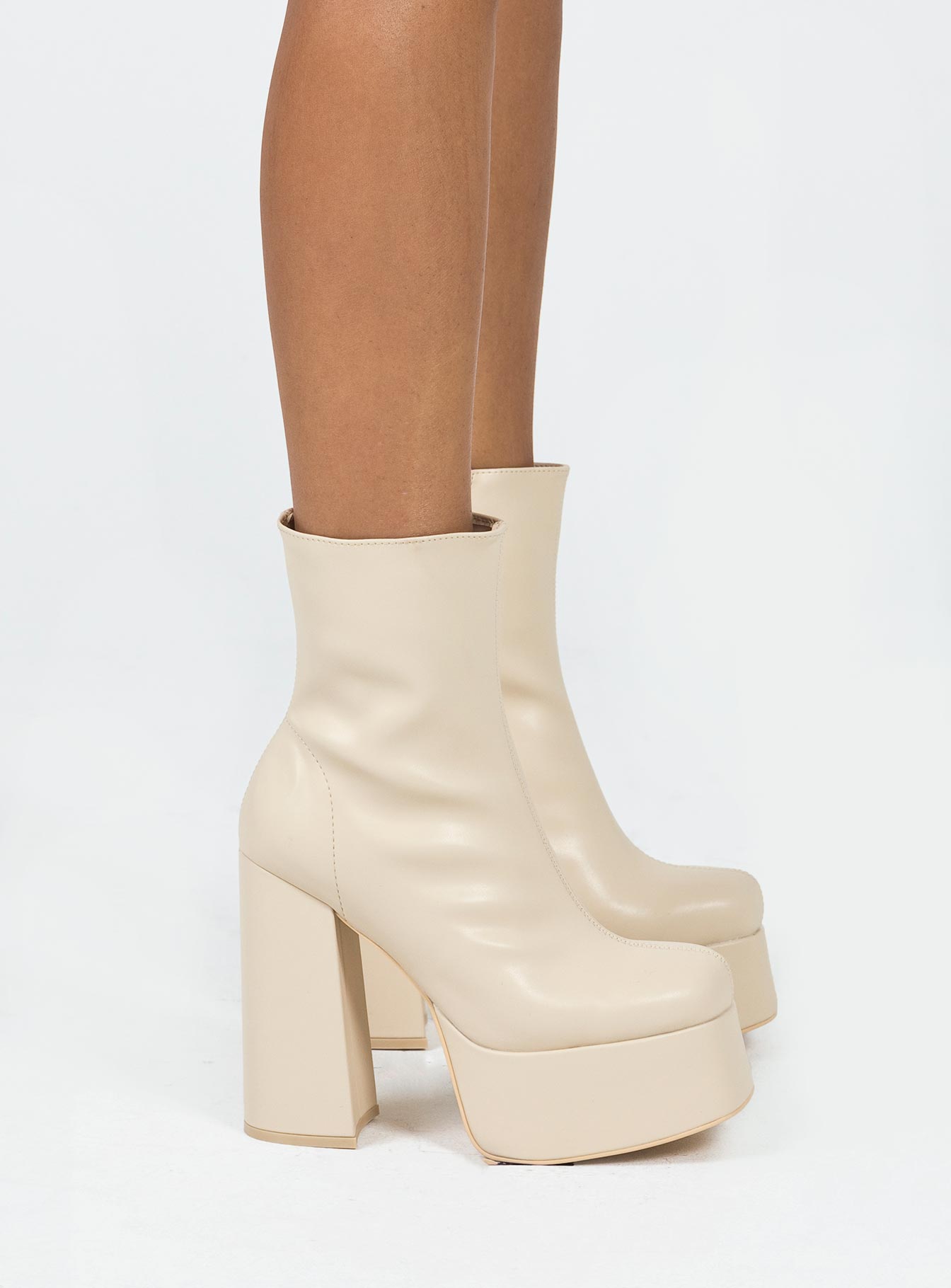 Garvie Platform Boots Cream - Image 3