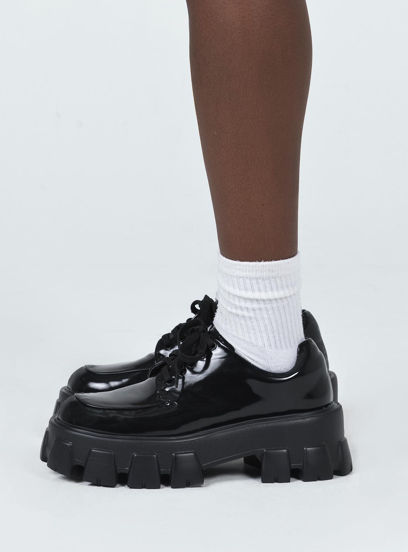 Mia Shoes Black High Shine - Image 3