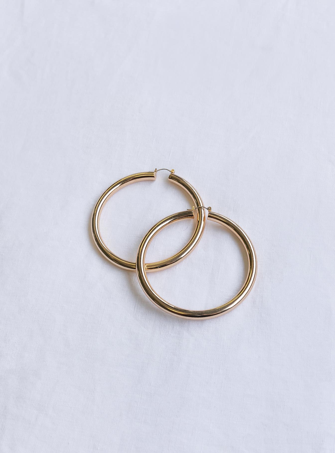 Amity Earrings Gold - Image 2