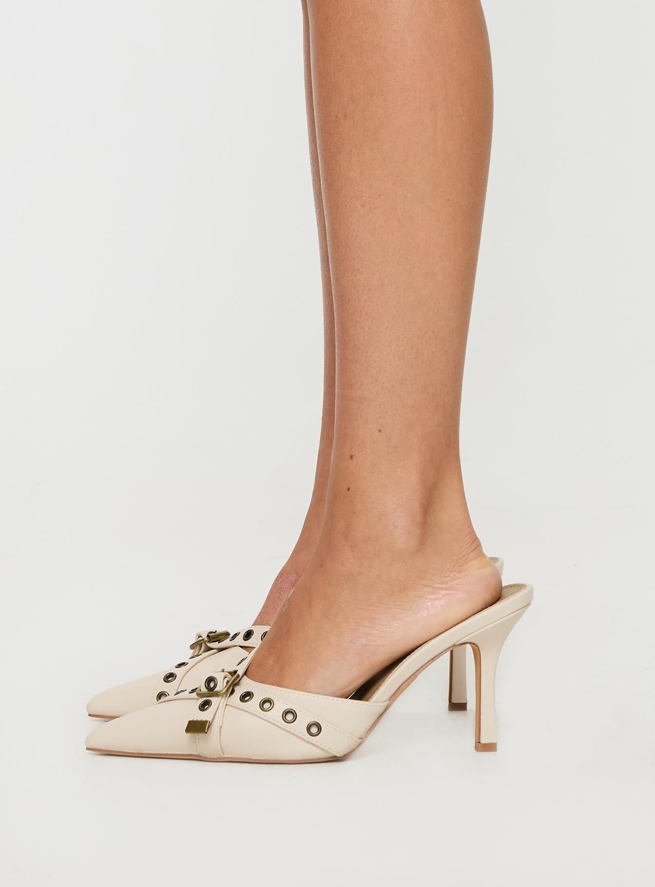 Compelling Pointed Toe Heels Beige - Image 3