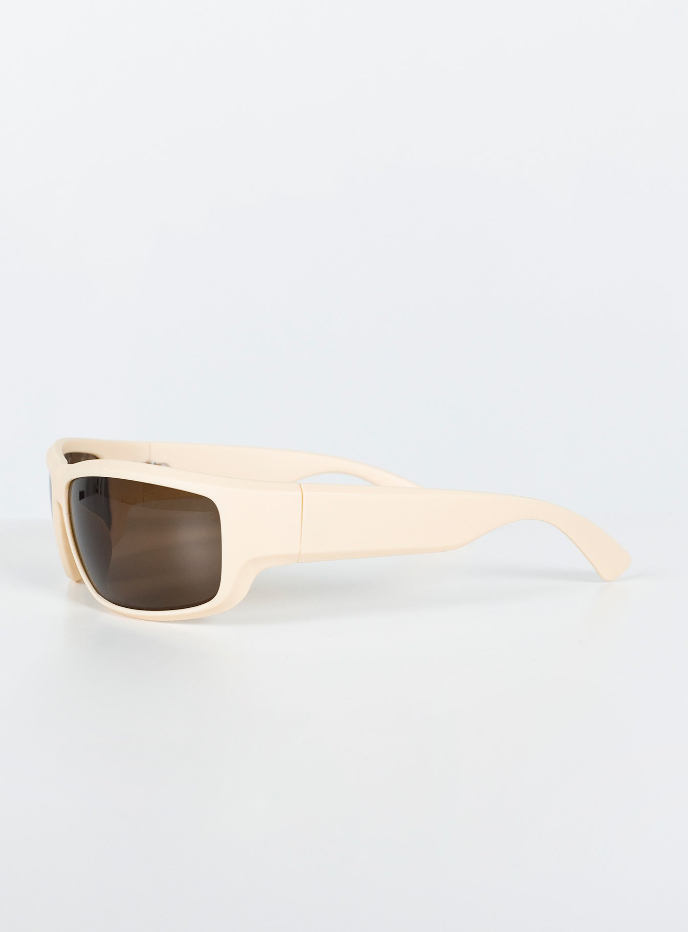 Macmillan Sunglasses Beige - Image 3