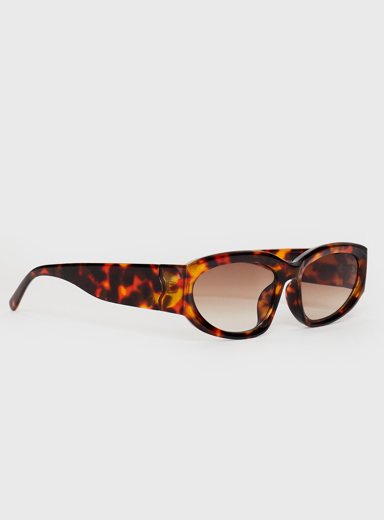 Buchan Sunglasses Tort - Image 3