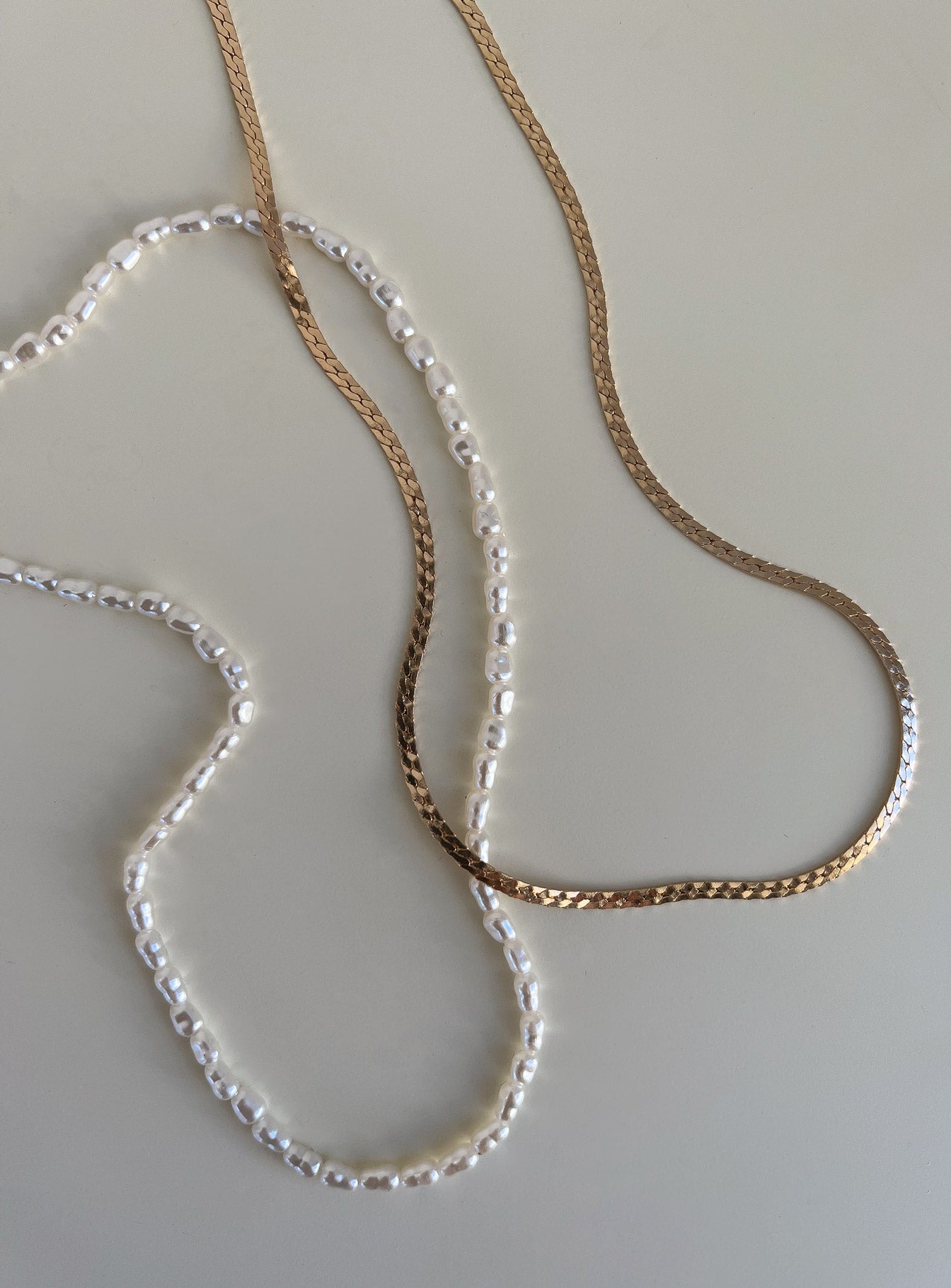 In The Zone Necklace Set Gold / White - Image 2