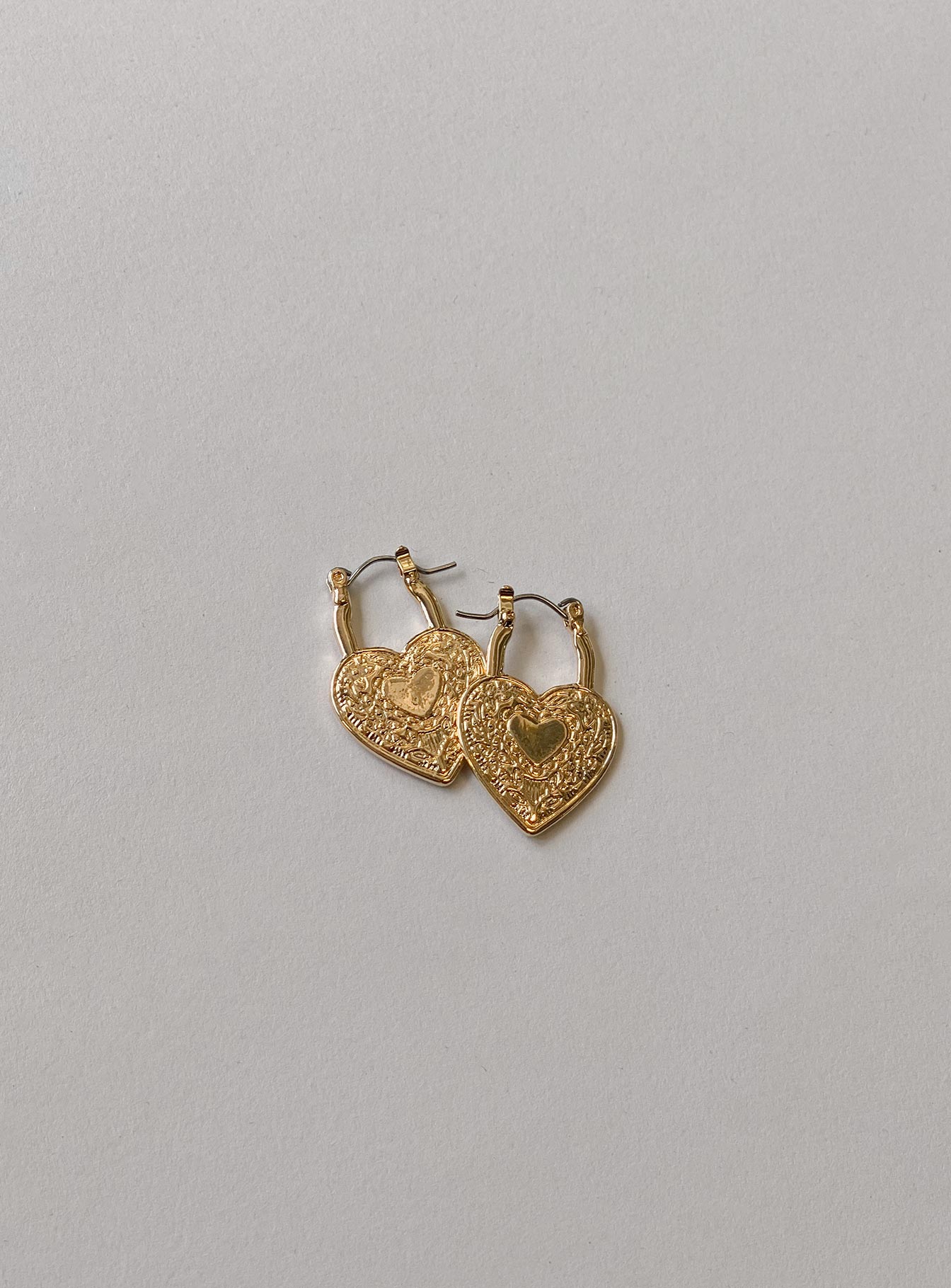Classic Moments Earrings Gold - Image 2