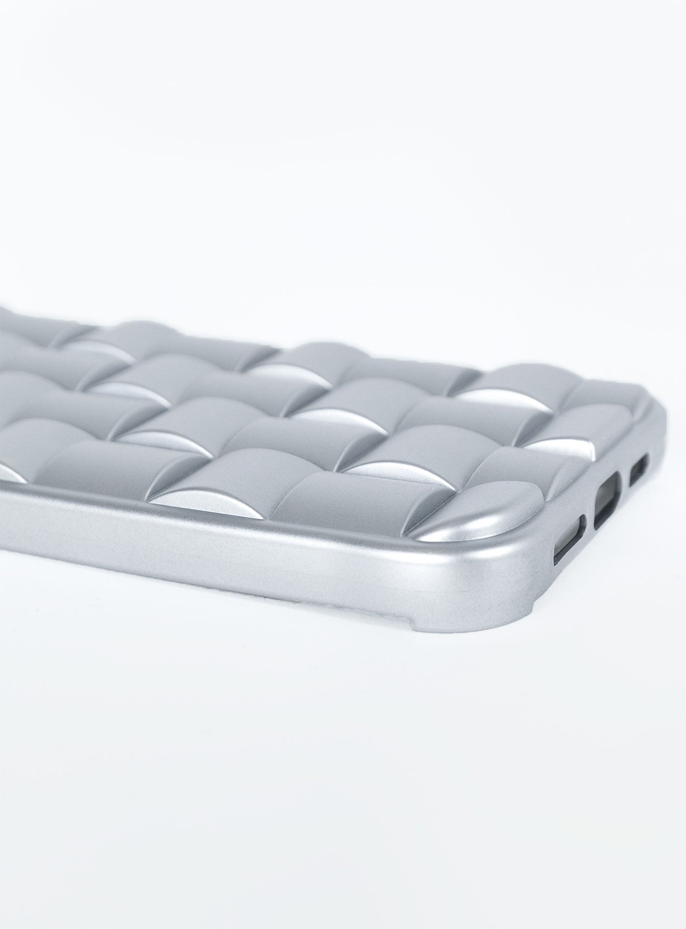 Zenda iPhone Case Silver - Image 3